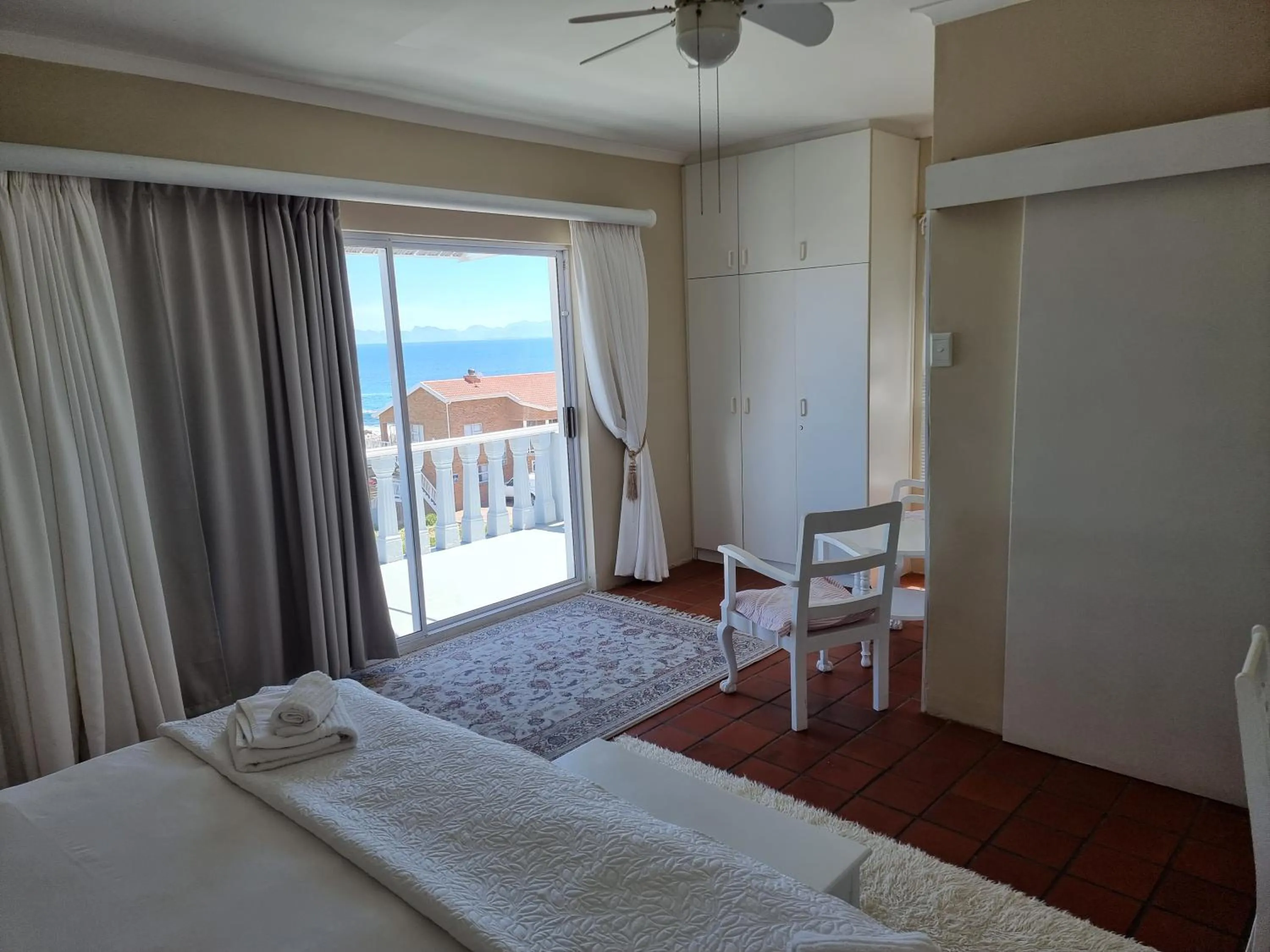 Bed in The Bay Lodge