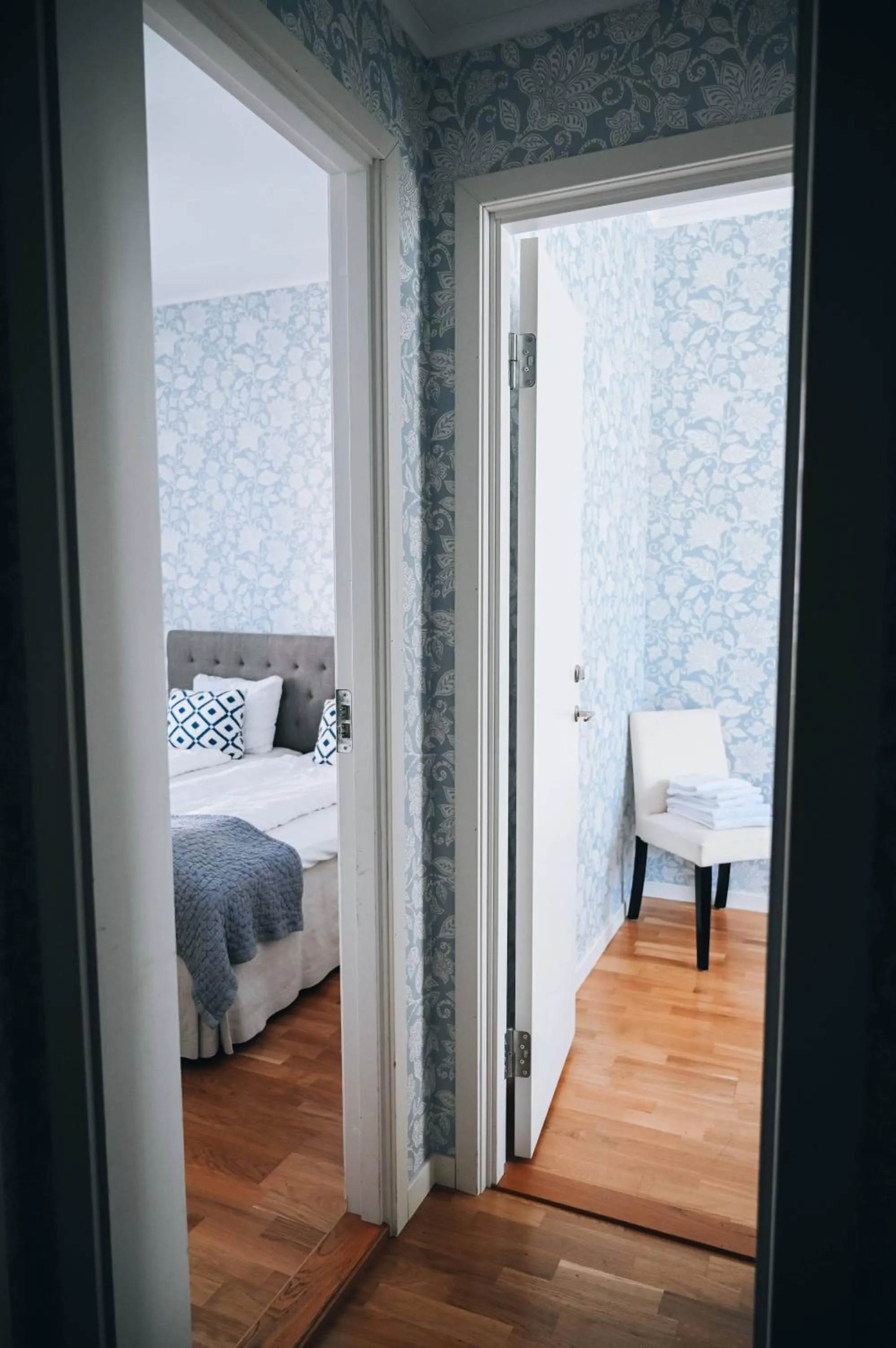 Bed in Nautic Hotell