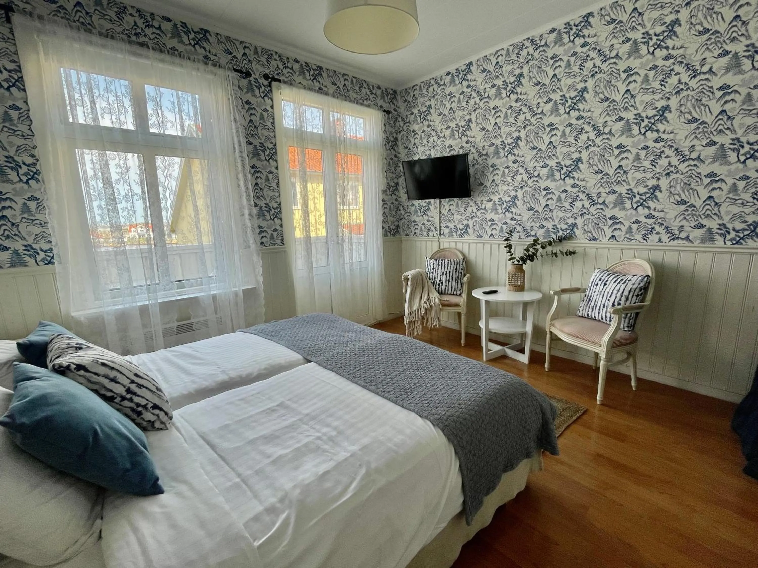 Bed in Nautic Hotell