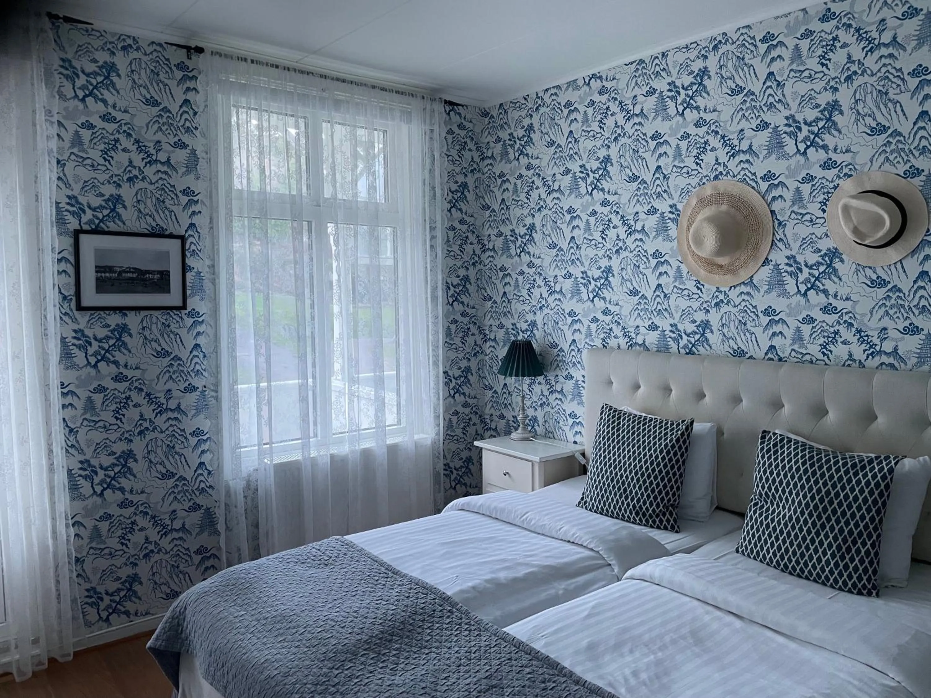 Bed in Nautic Hotell