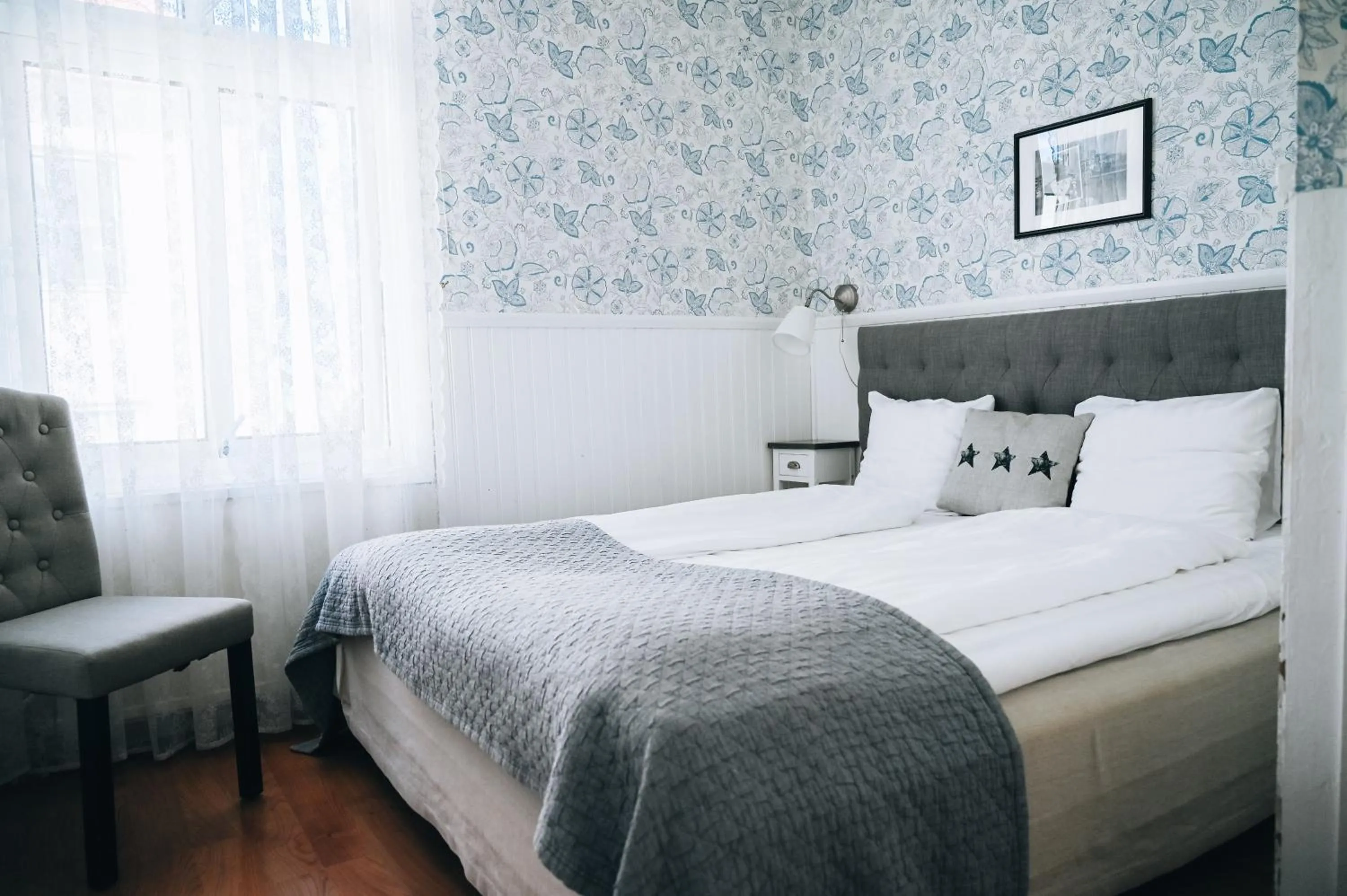 Bed in Nautic Hotell