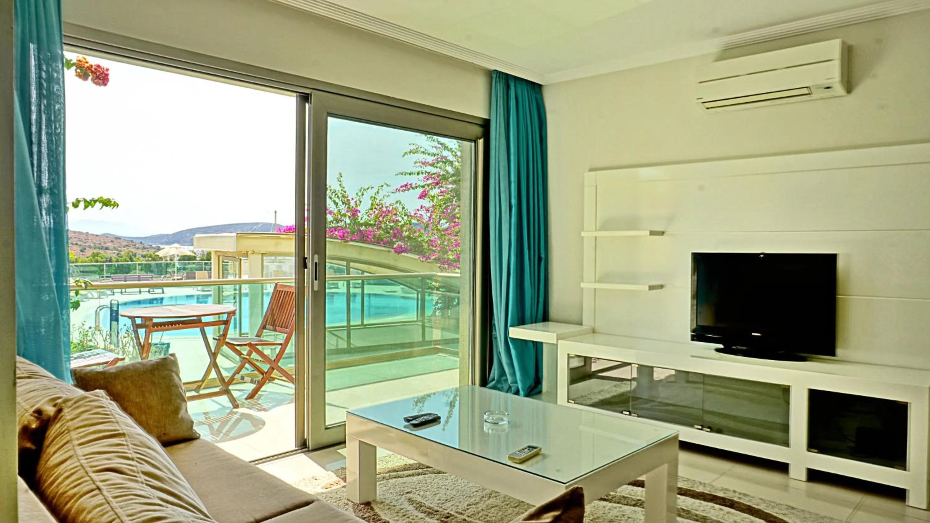 Living room in Royal Palm Residence