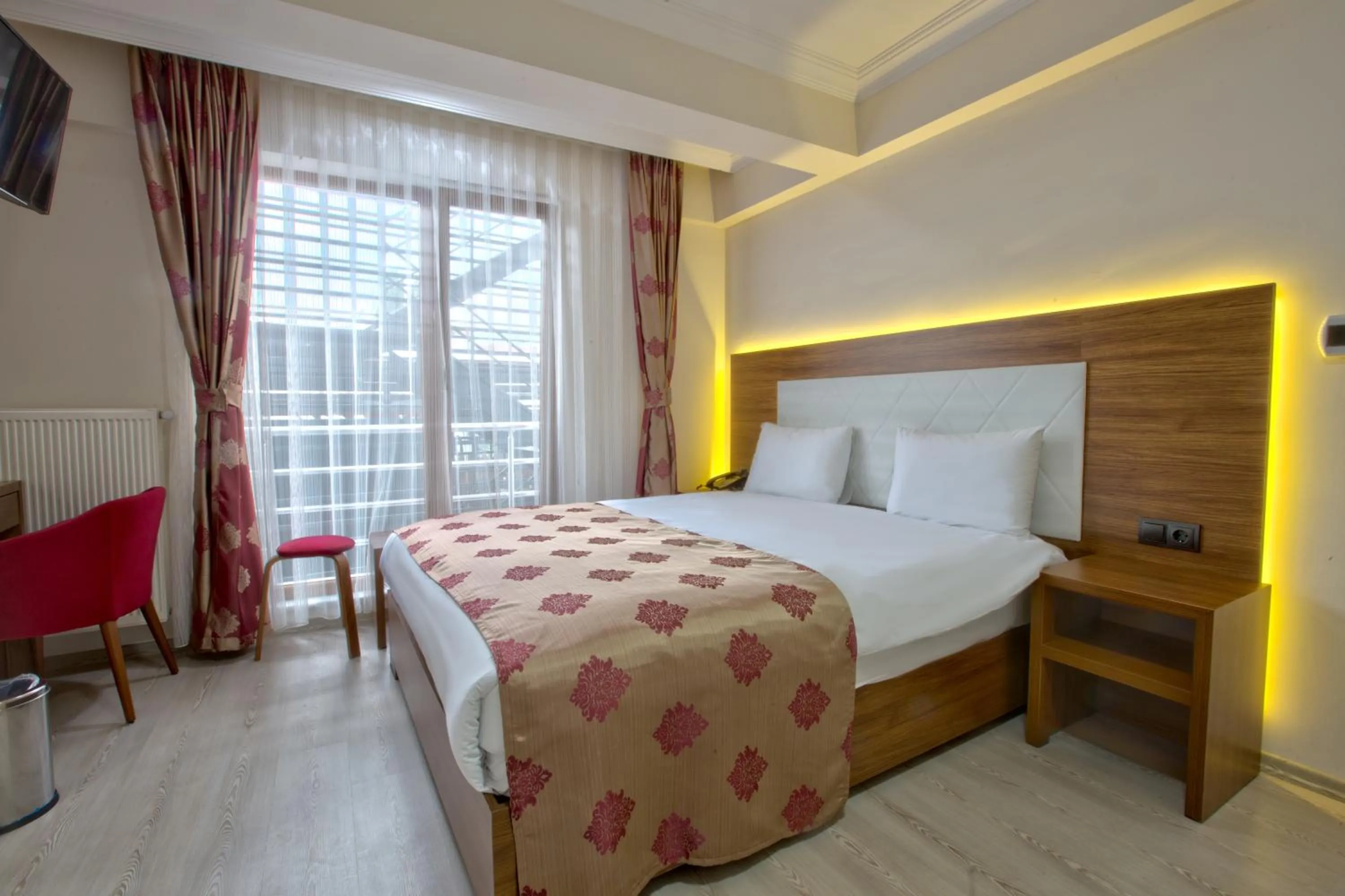 Photo of the whole room, Bed in Bolu Cadde Otel