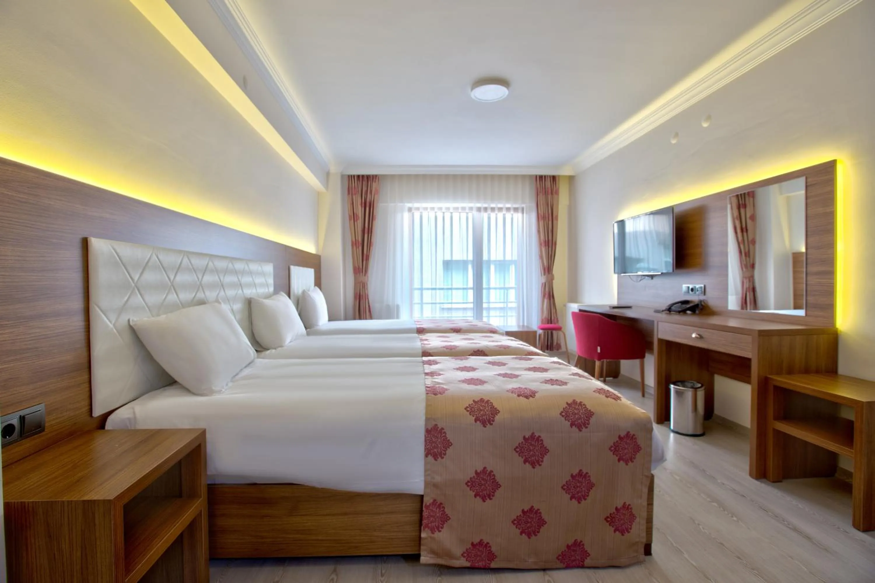 Photo of the whole room, Bed in Bolu Cadde Otel