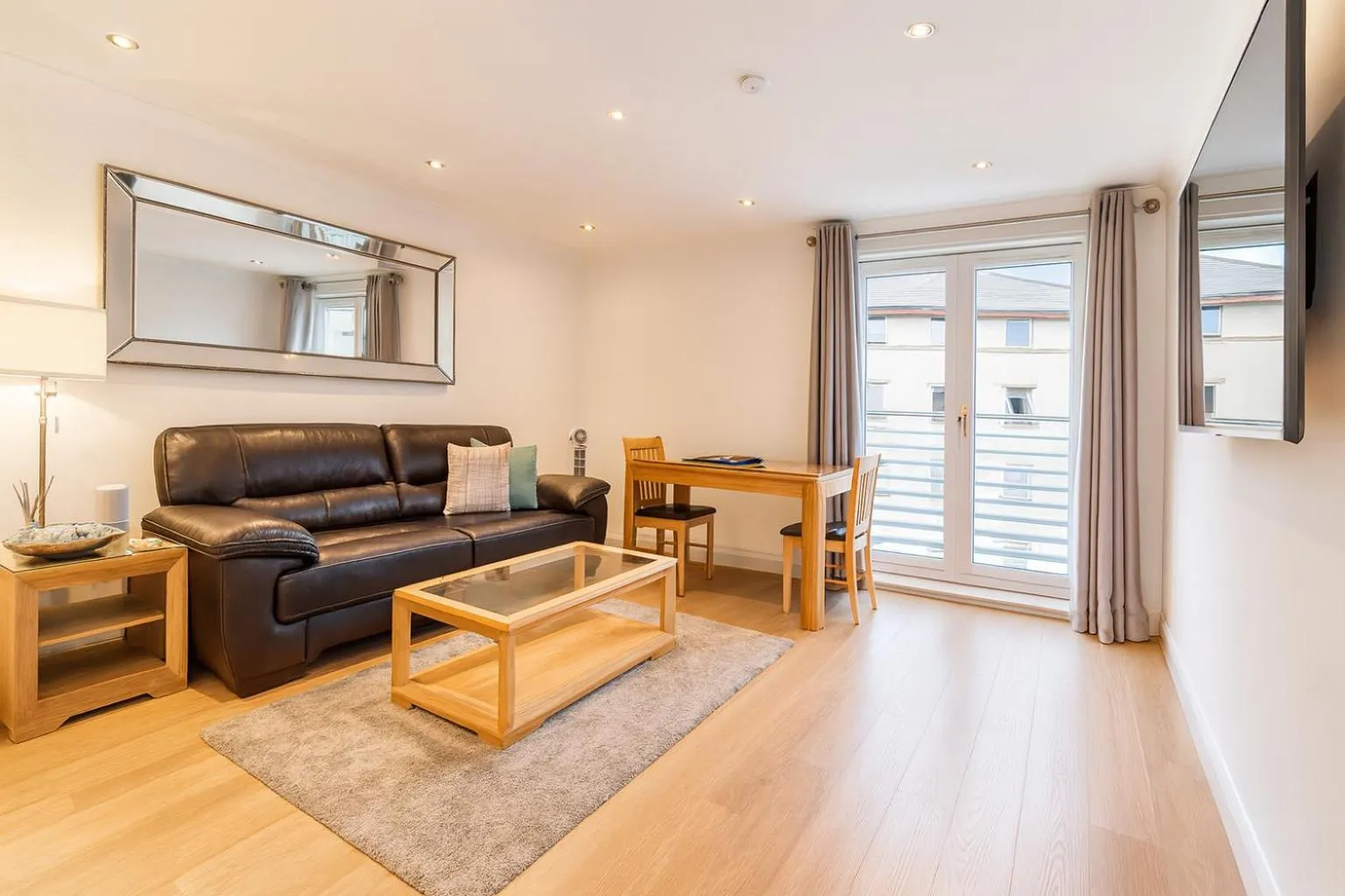 TV and multimedia in Edinburgh Aparthotel