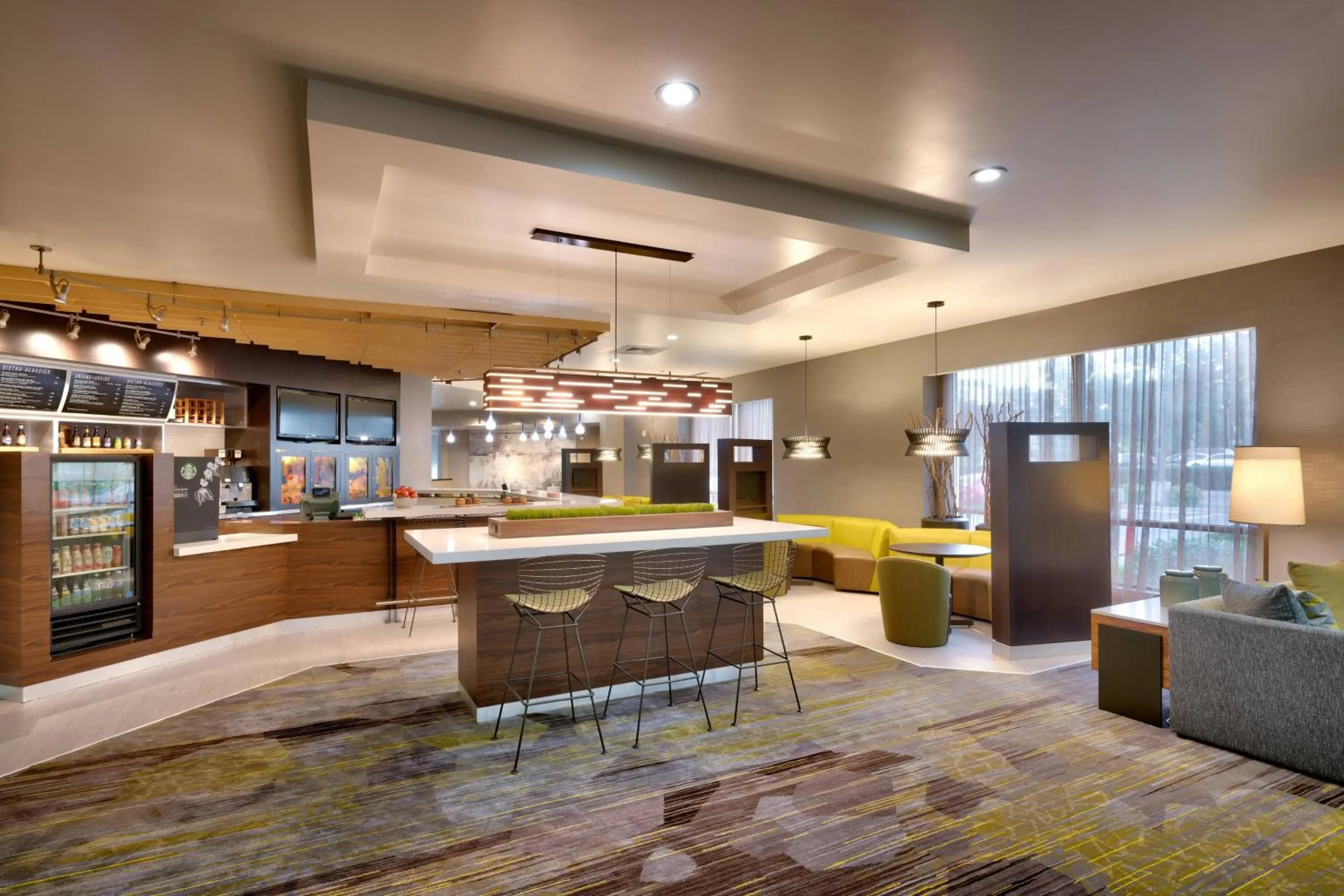 Lounge or bar in Courtyard by Marriott Charlotte Airport LoSo