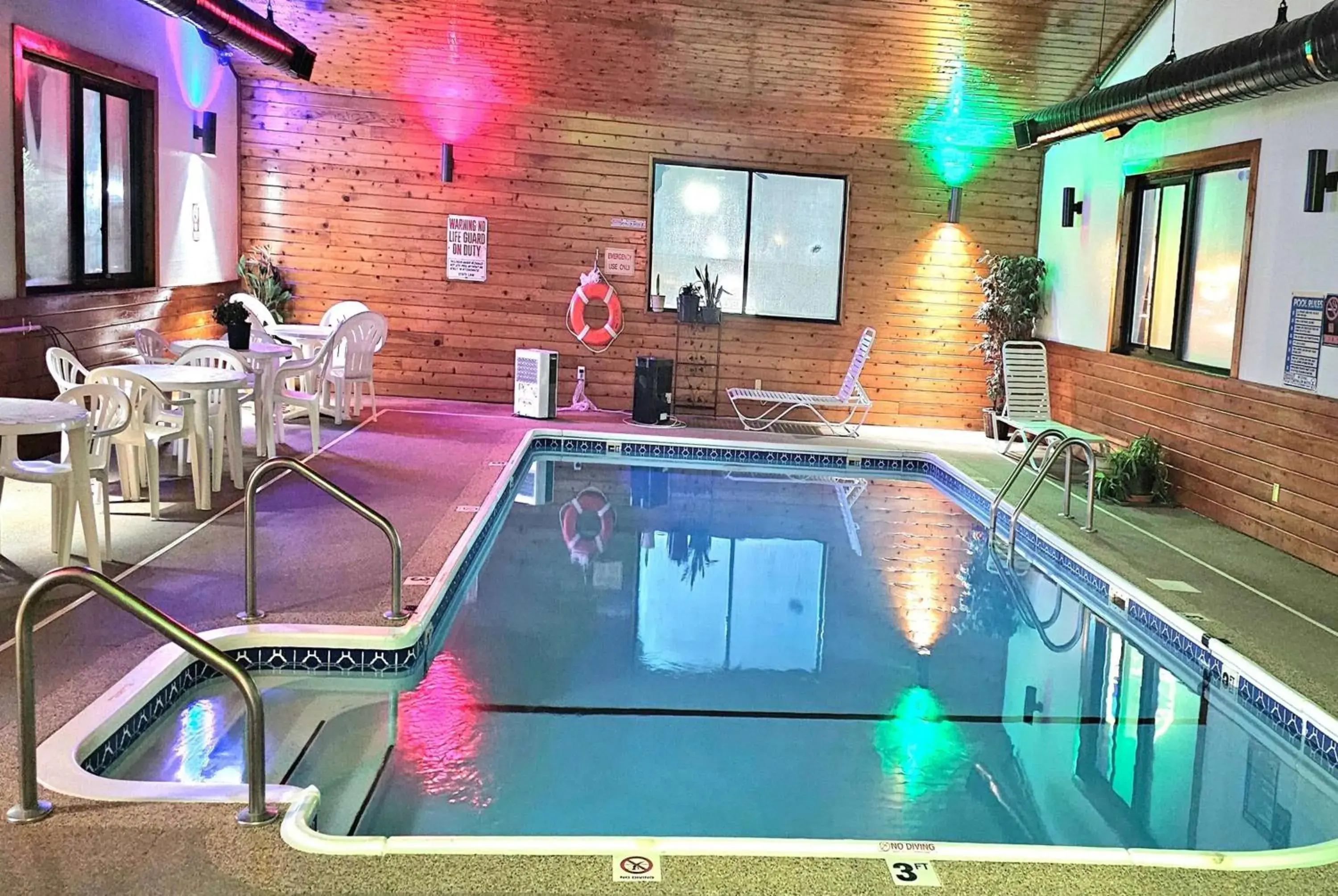 Pool view in Days Inn by Wyndham Ozark Springfield Pool view in Days Inn by Wyndham Ozark Springfield