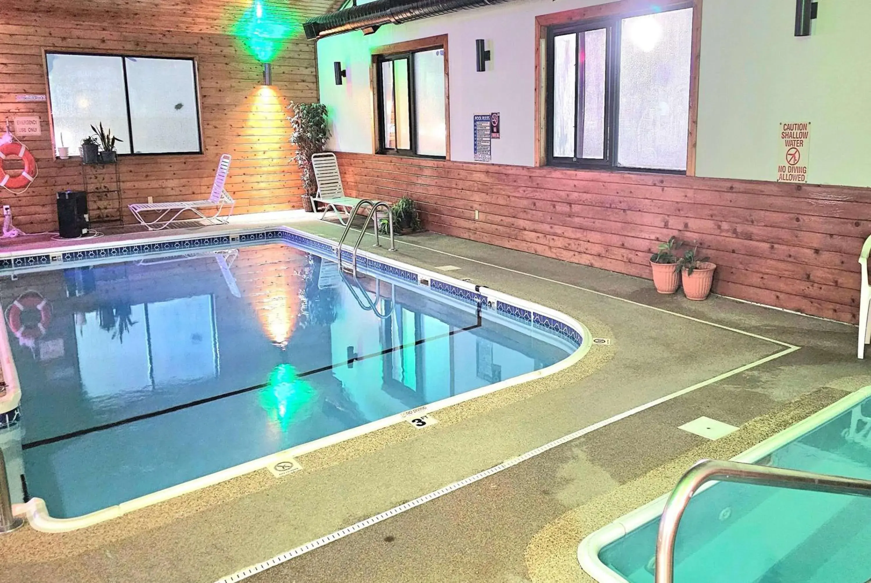 Pool view in Days Inn by Wyndham Ozark Springfield Pool view in Days Inn by Wyndham Ozark Springfield