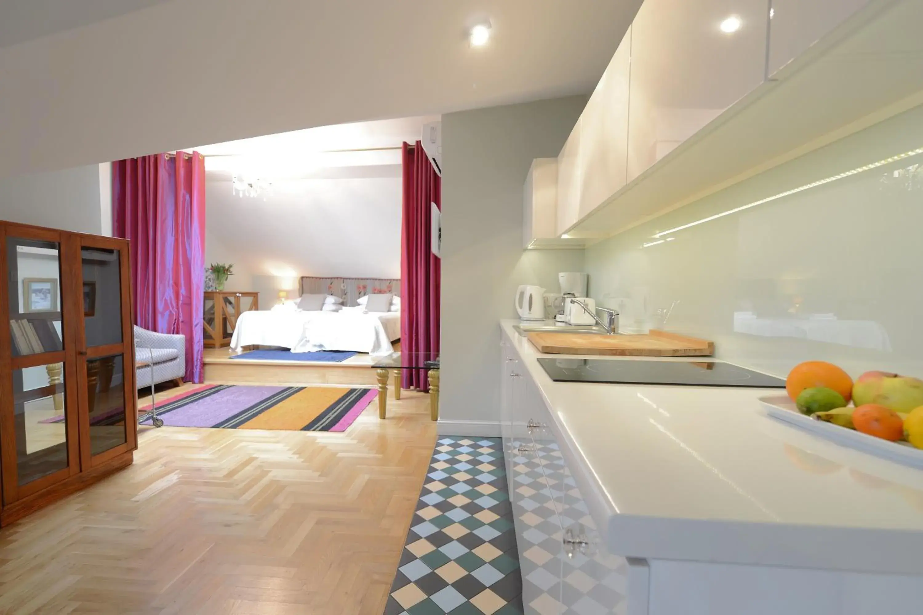 Kitchen or kitchenette, Bed in Crystal Suites Chez Helena Kitchen or kitchenette, Bed in Crystal Suites Chez Helena