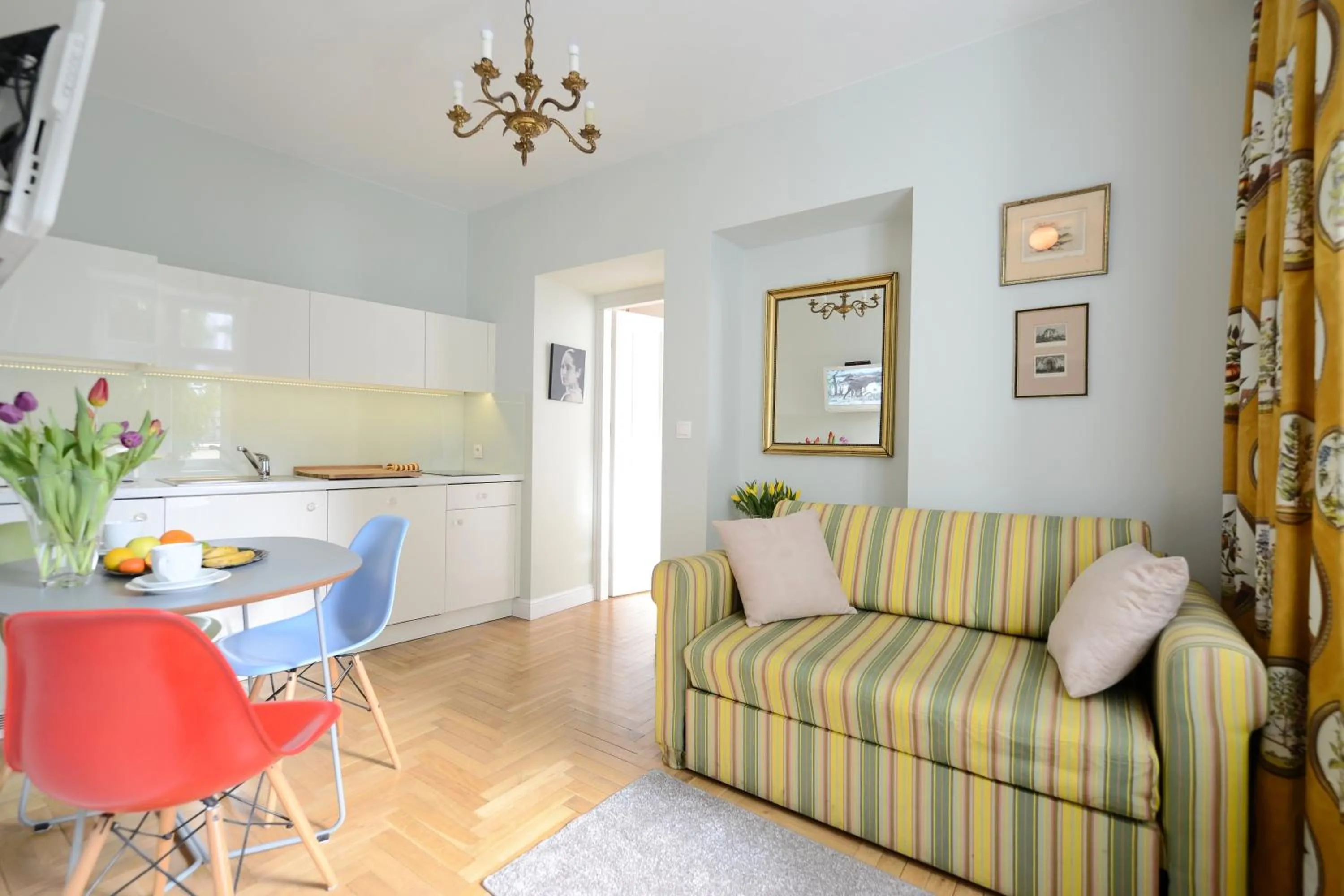 Kitchen or kitchenette in Crystal Suites Chez Helena