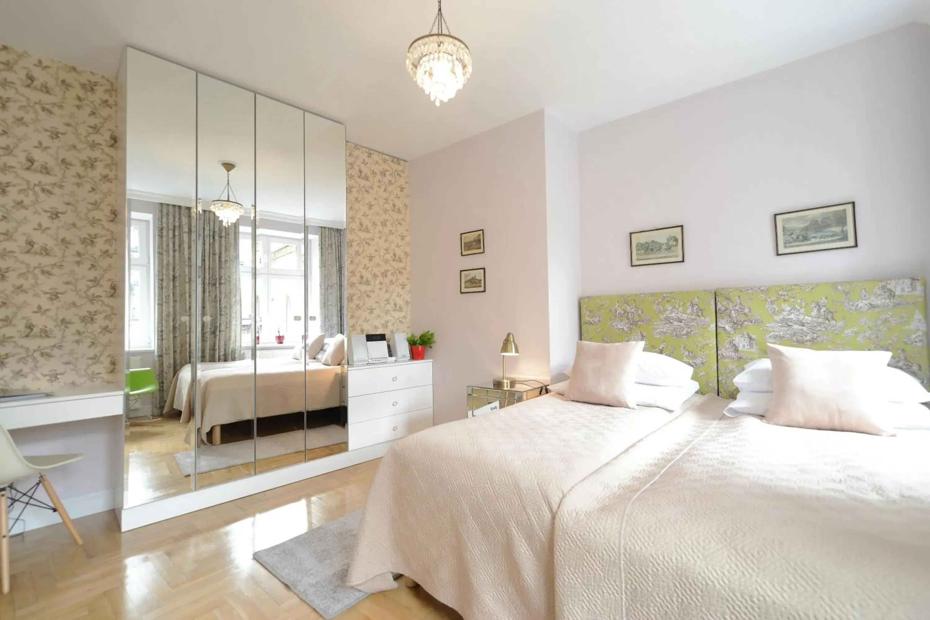 Bedroom, Bed in Crystal Suites Chez Helena Bedroom, Bed in Crystal Suites Chez Helena