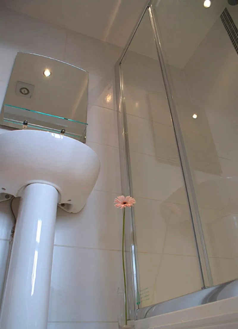 Bathroom in George & Dragon