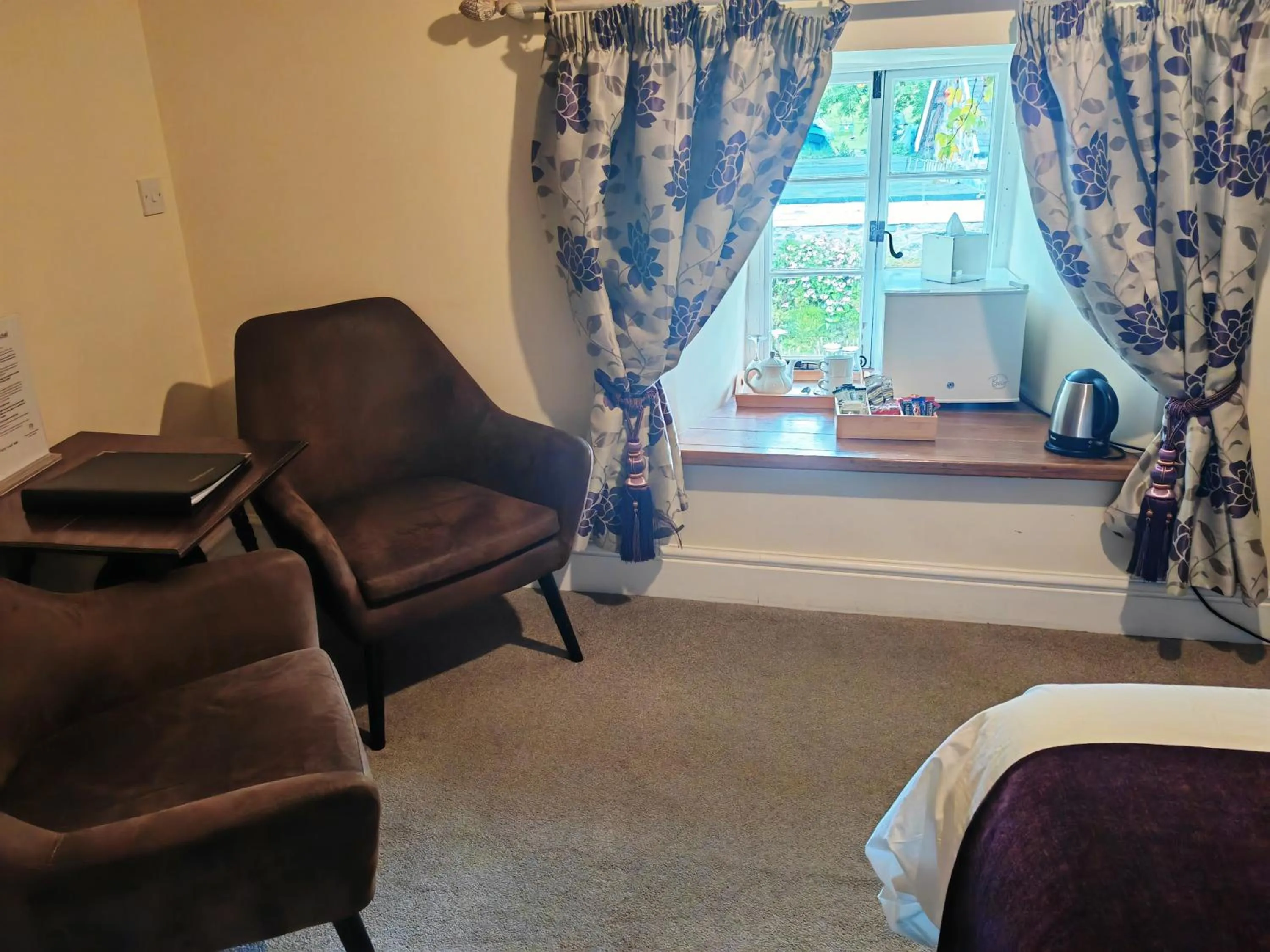 Photo of the whole room, Bed in Dolgun Uchaf Historic B&B and Cottages in Snowdonia