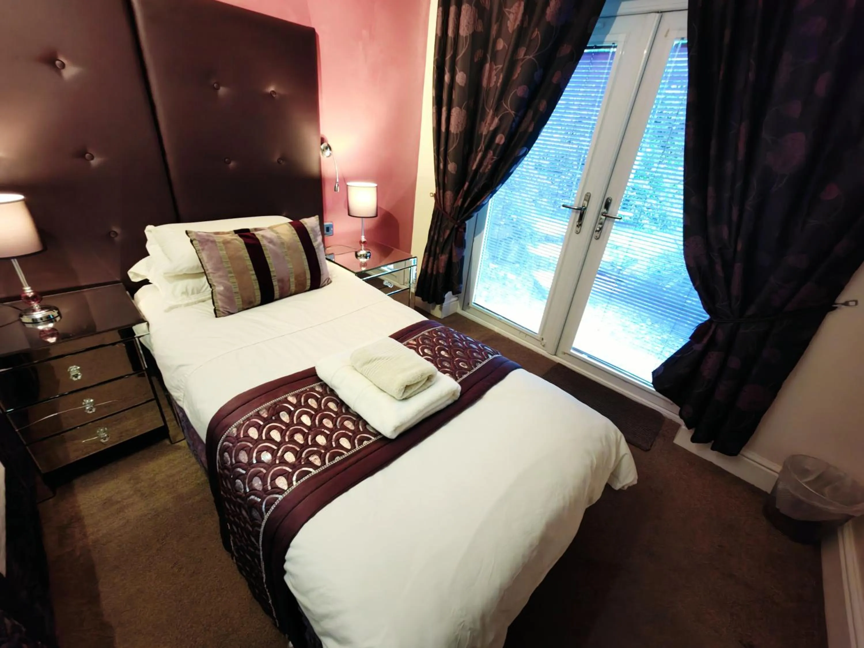 Bed in Dolgun Uchaf Historic B&B and Cottages in Snowdonia