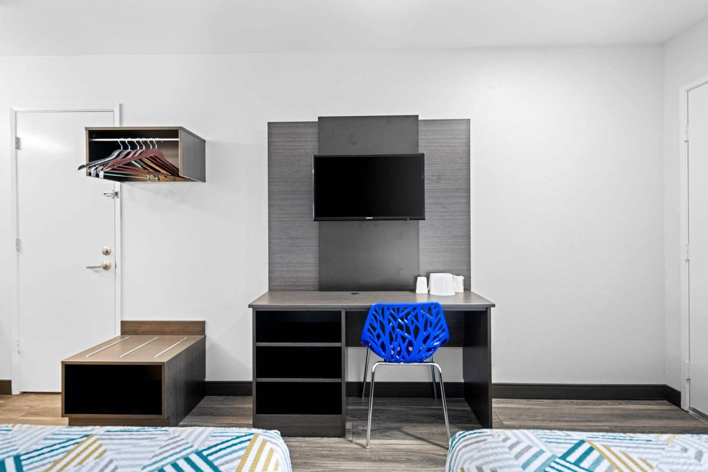 TV and multimedia, Bed in Motel 6-Monterey, CA