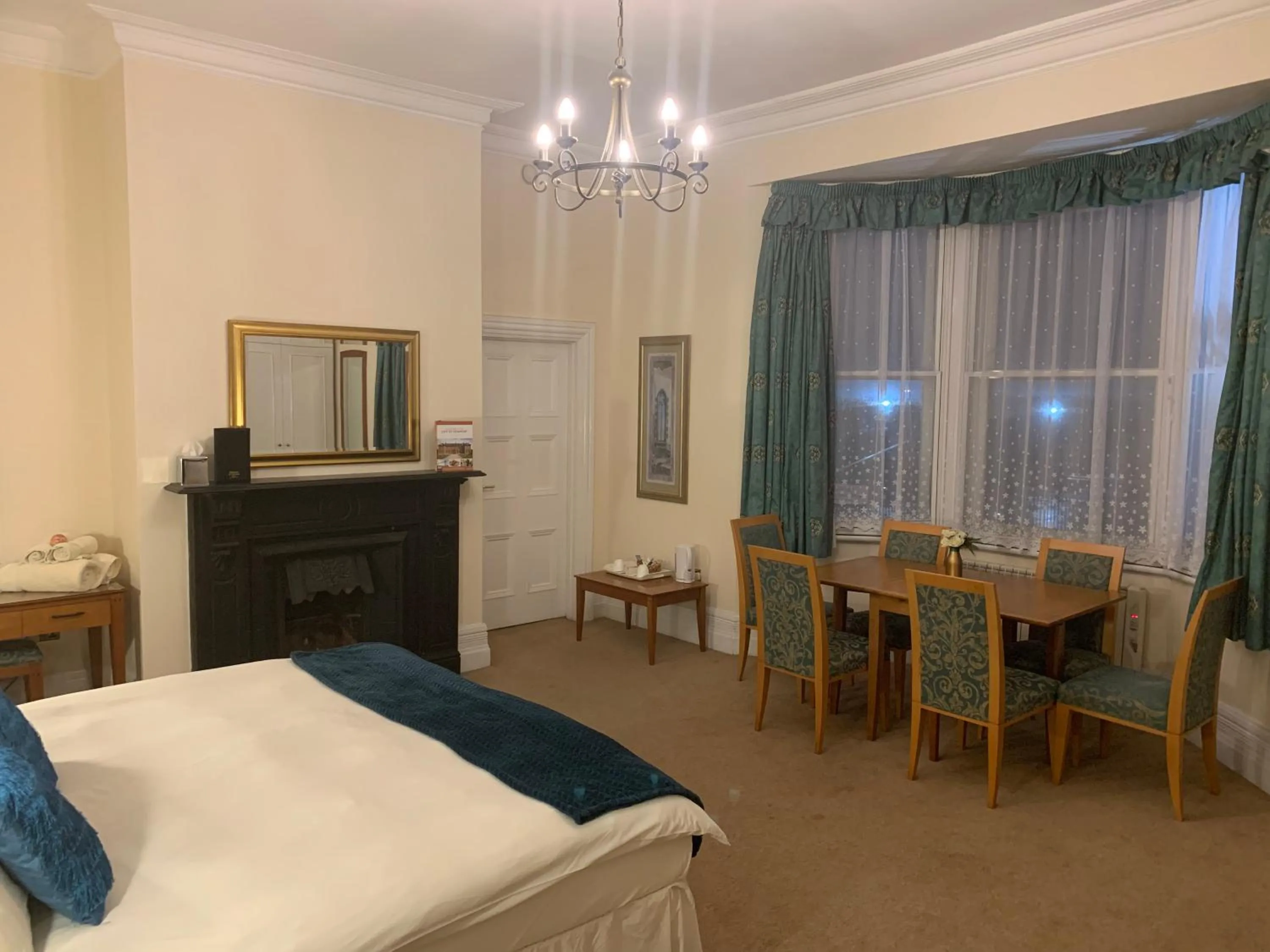 Bedroom, Bed in The Waterloo Hotel & Bistro