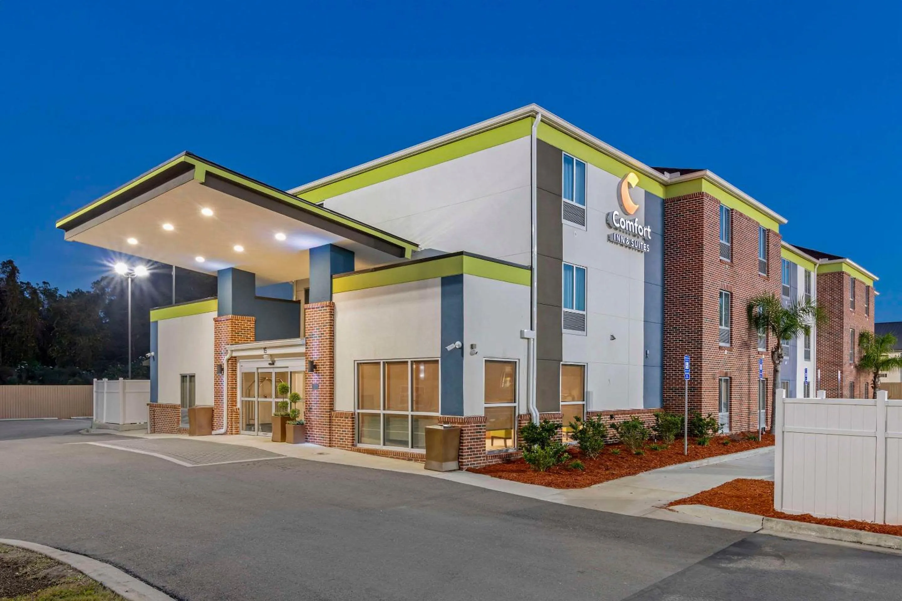 Property building in Comfort Inn & Suites Brunswick I-95