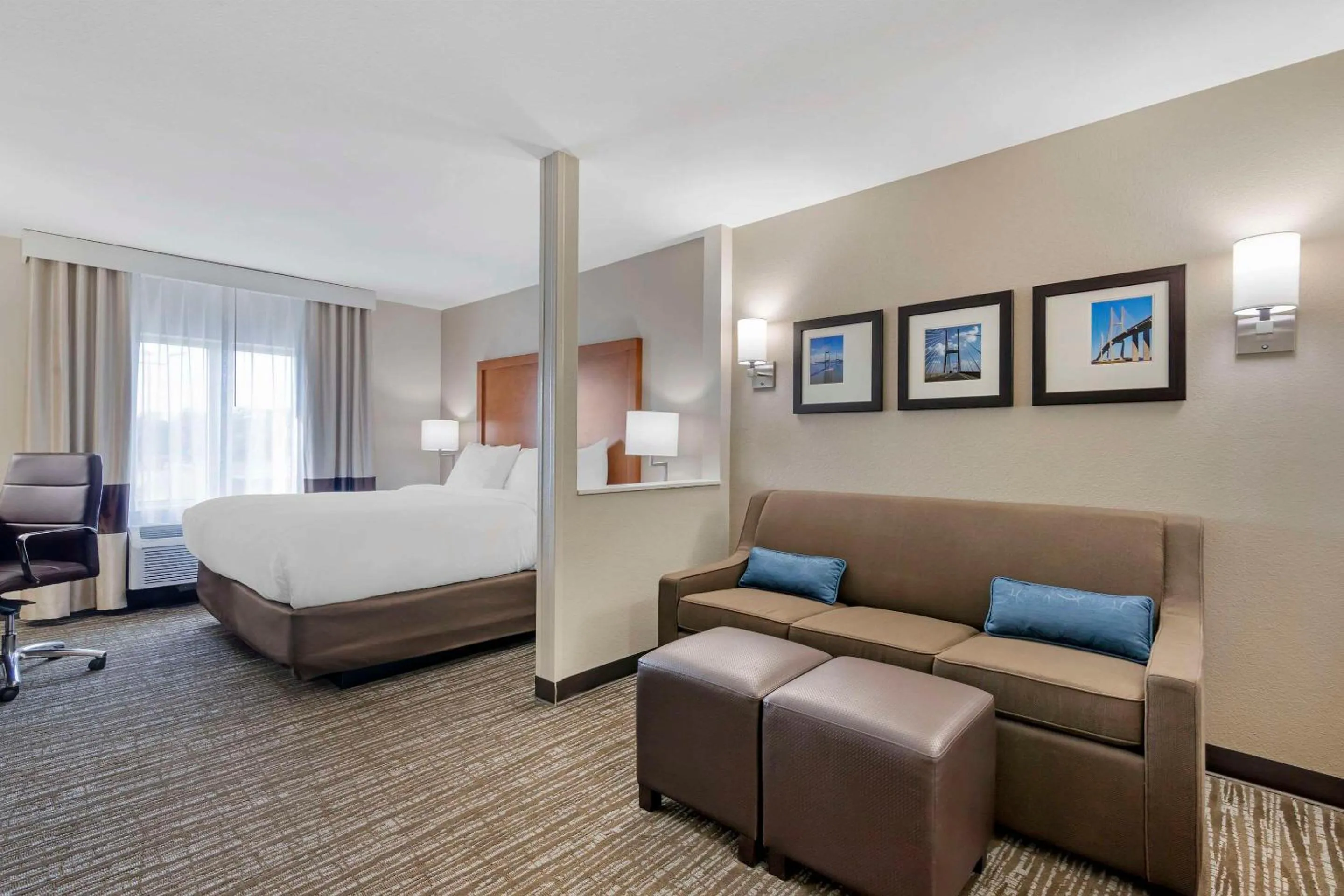 Bed in Comfort Inn & Suites Brunswick I-95