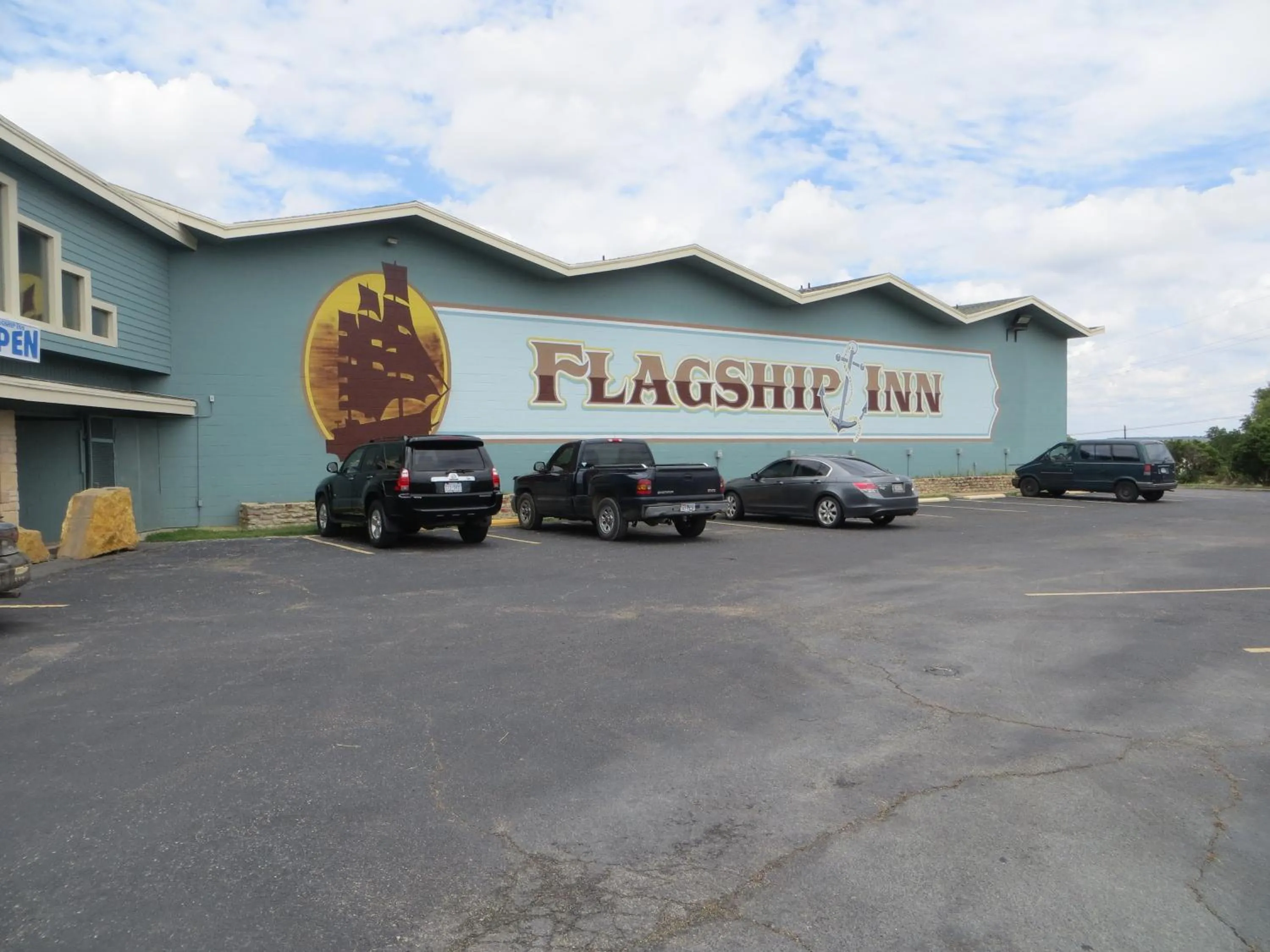 Flagship Inn