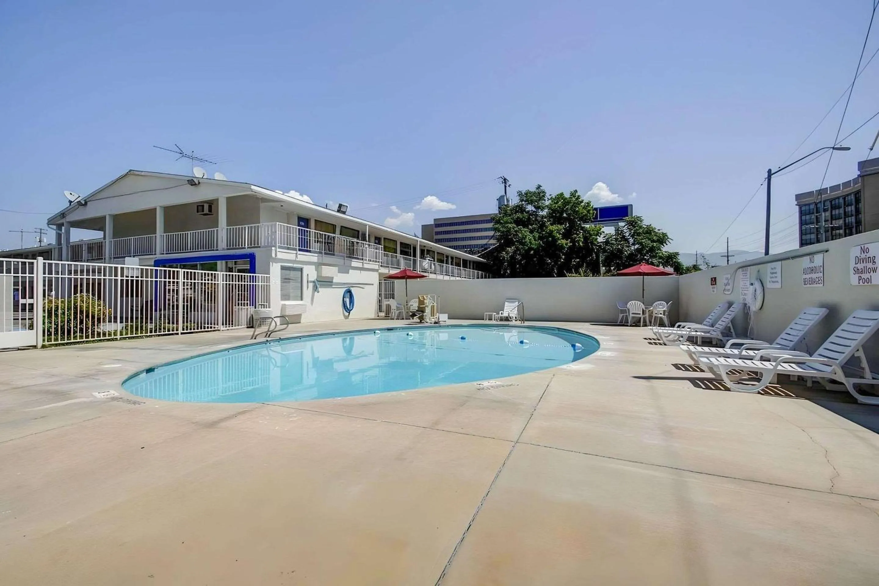 Swimming pool in Park Inn by Radisson, Salt Lake City Downtown
