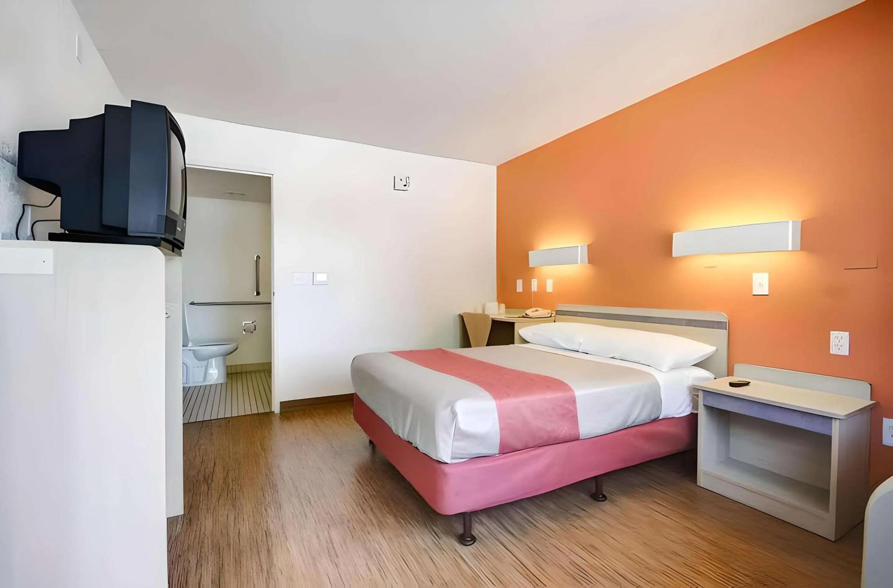 Bedroom in Park Inn by Radisson, Salt Lake City Downtown