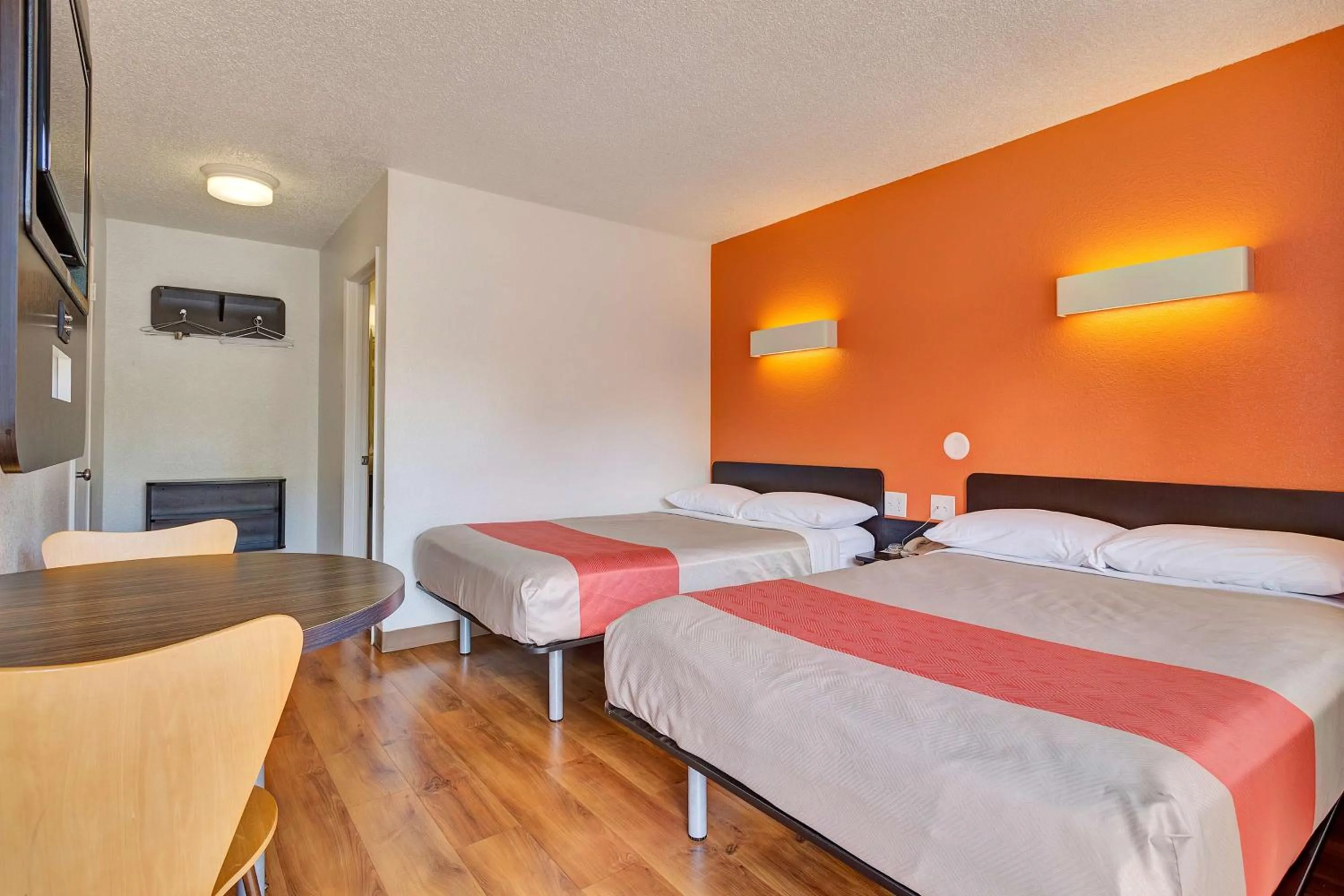 Quadruple Room in Motel 6-Santa Rosa, CA - South
