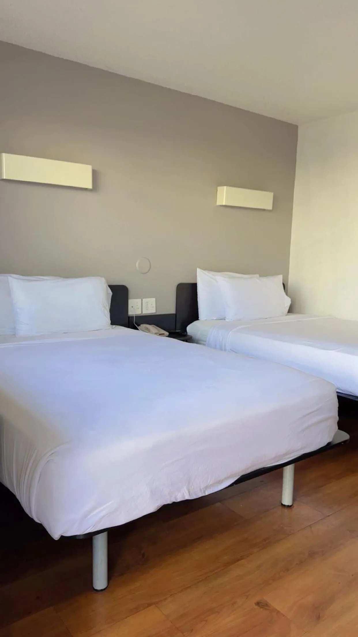 Quadruple Room with Two Queen Beds - Non Smoking in Motel 6-Santa Rosa, CA - South