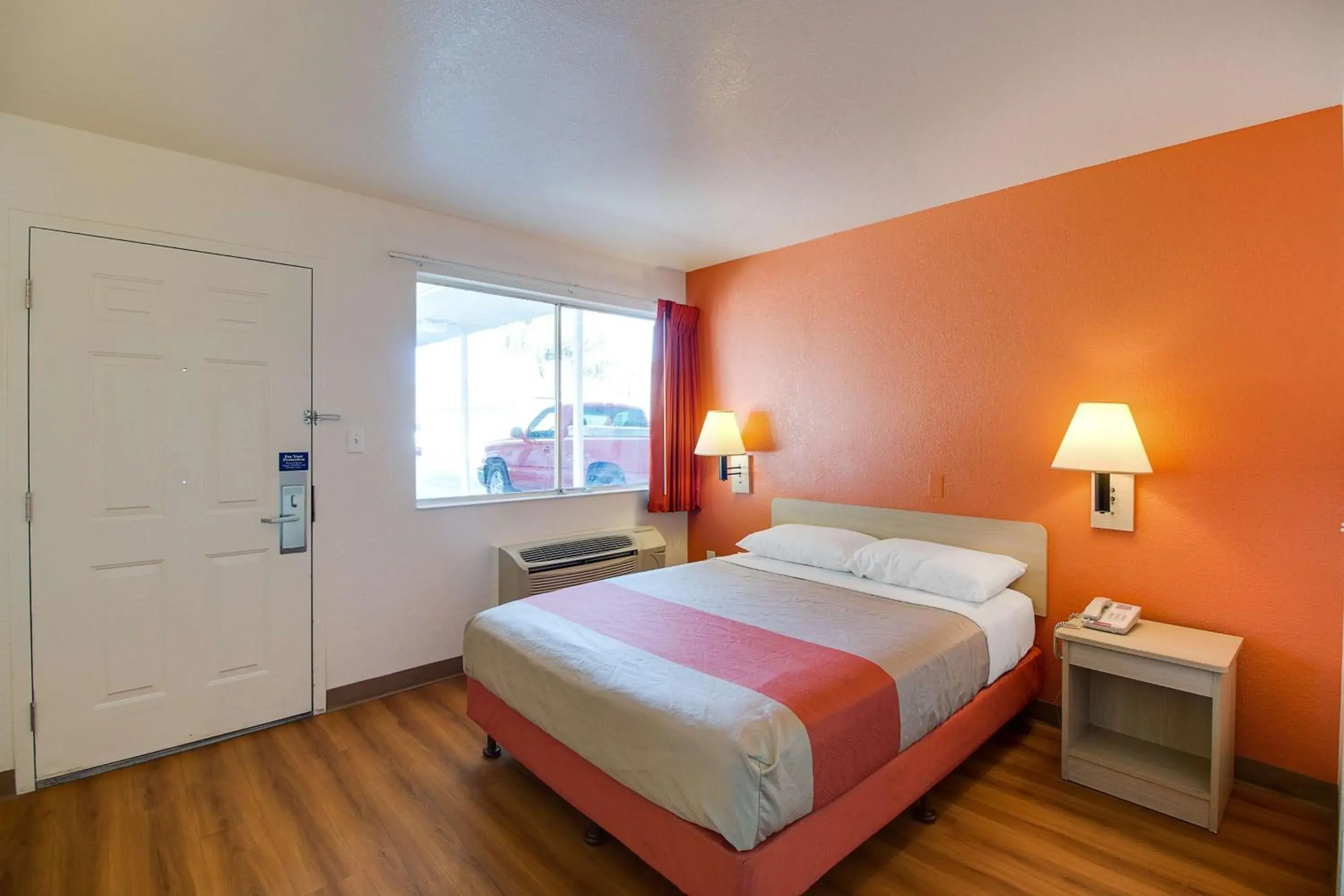 Double Room - Disability Access in Motel 6-Phoenix, AZ - East Double Room - Disability Access in Motel 6-Phoenix, AZ - East