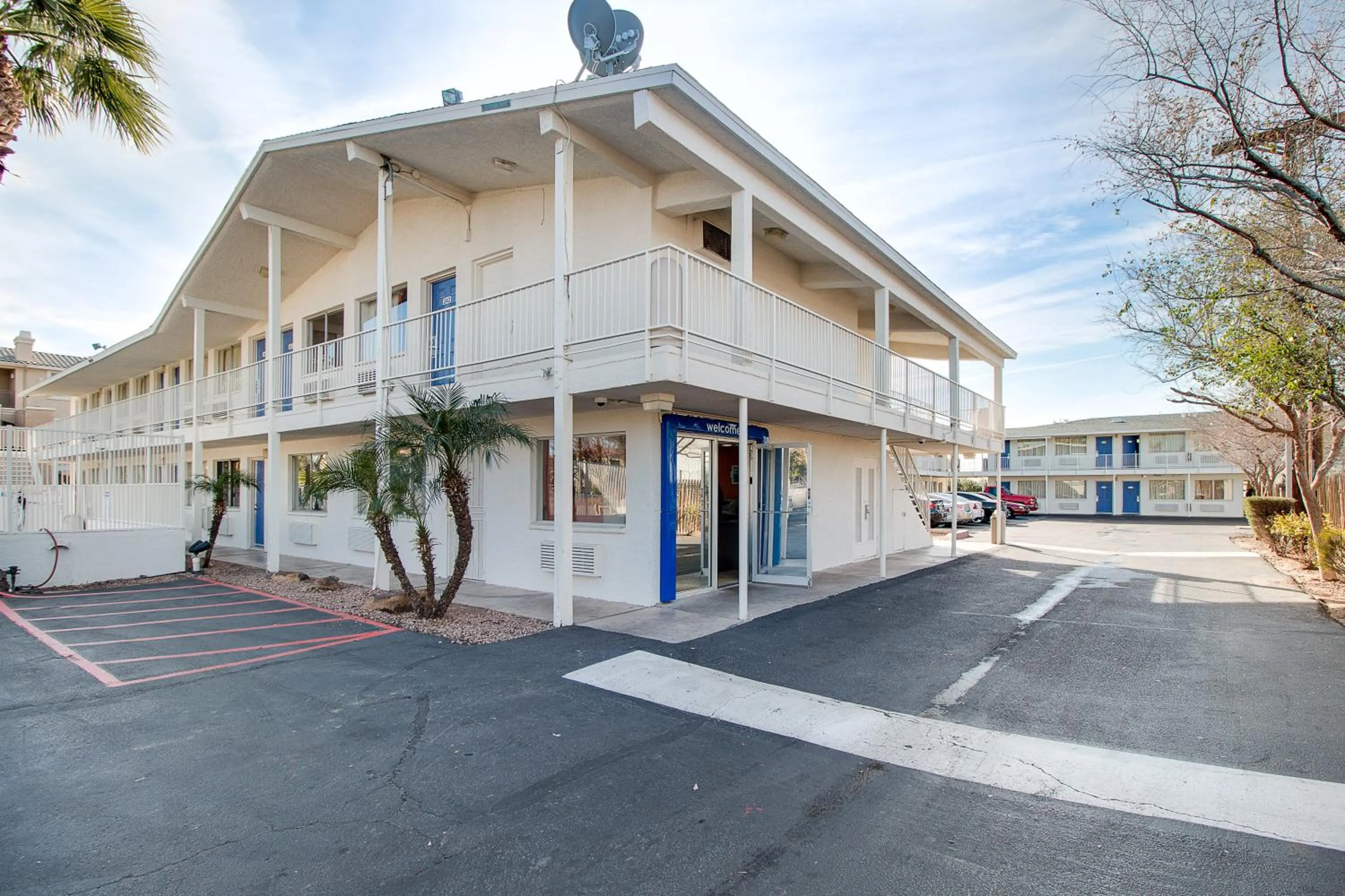 Facade/entrance in Motel 6-Phoenix, AZ - East