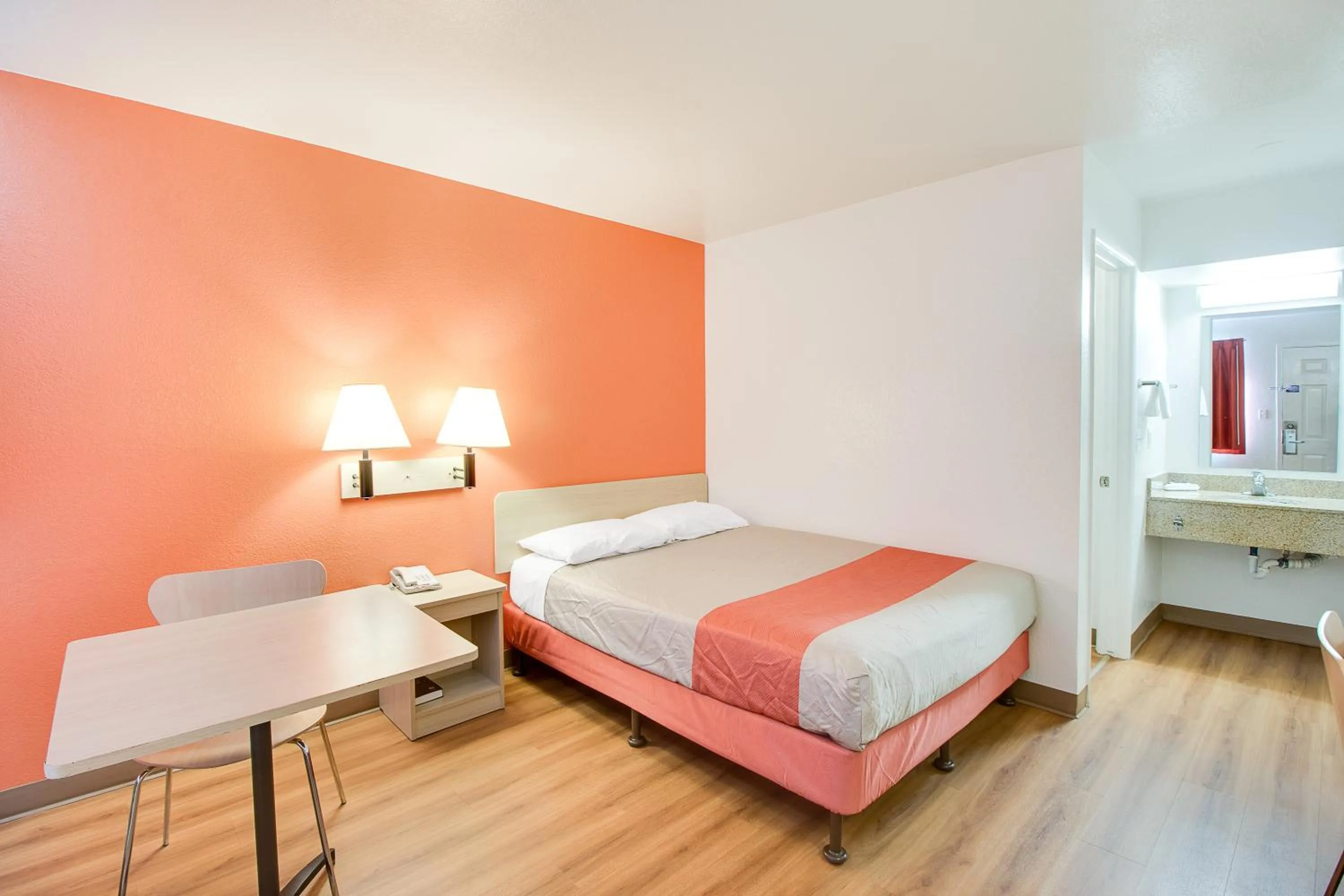 Bedroom, Bed in Motel 6-Phoenix, AZ - East