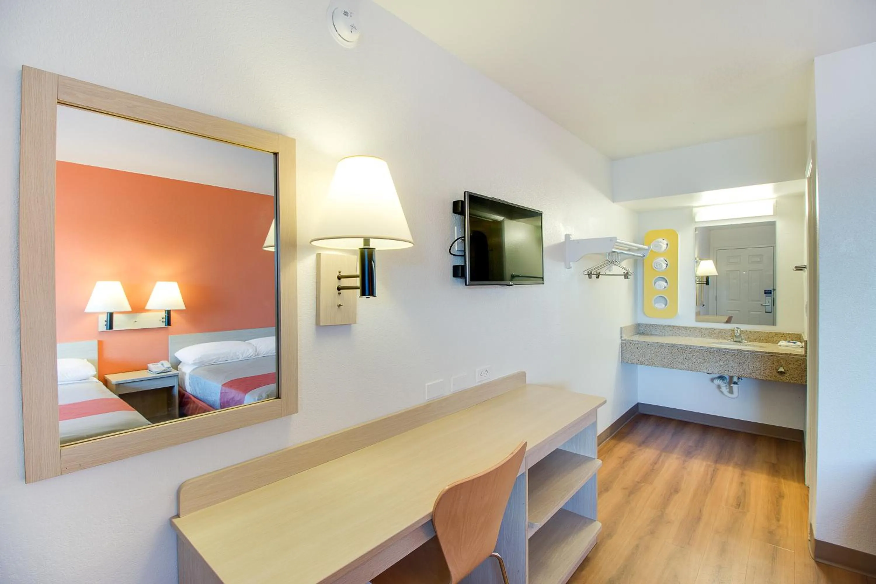 Bedroom, Bed in Motel 6-Phoenix, AZ - East