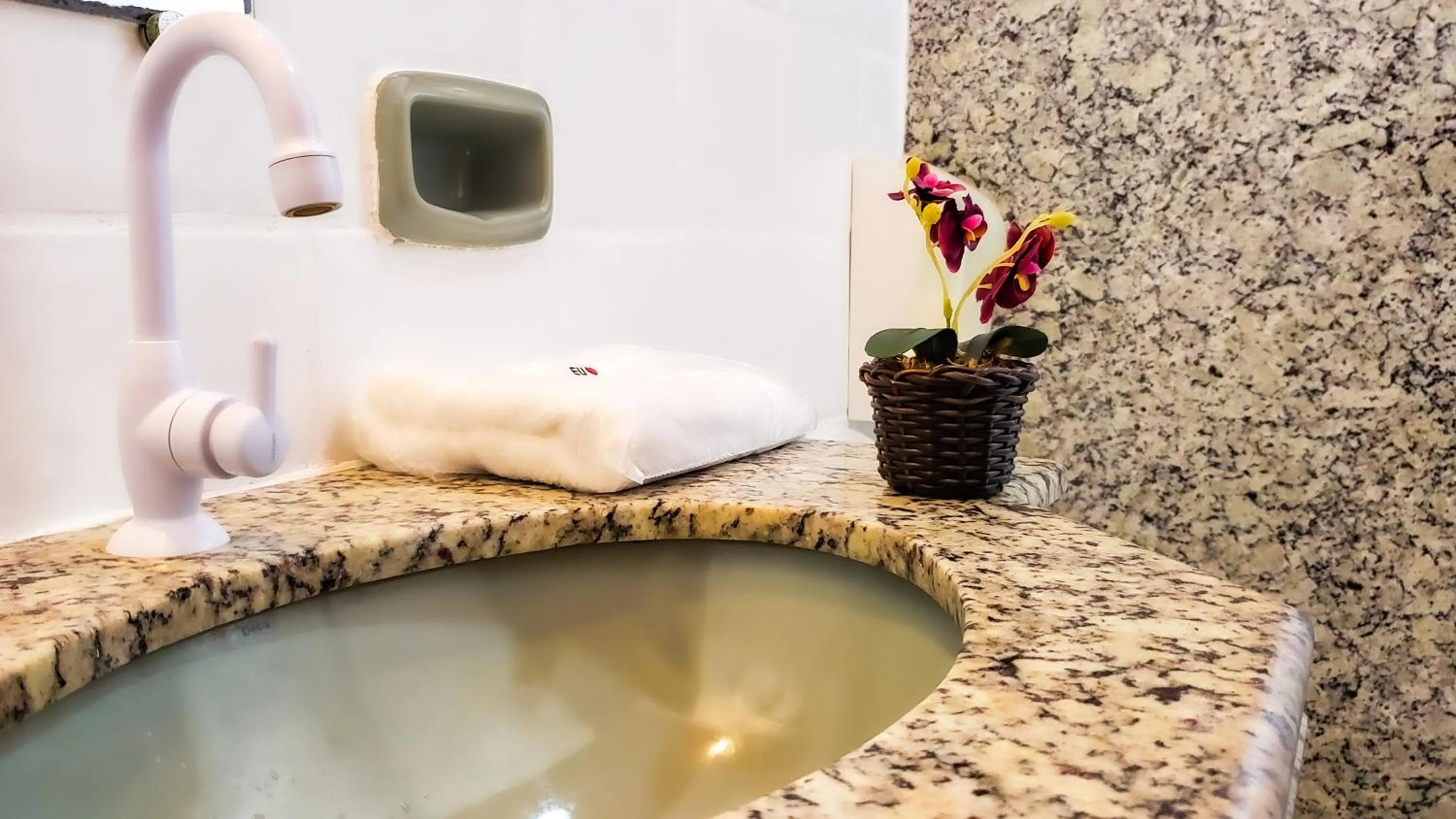 Bathroom in Hotel Porto Dourado - Rede Bem Bahia