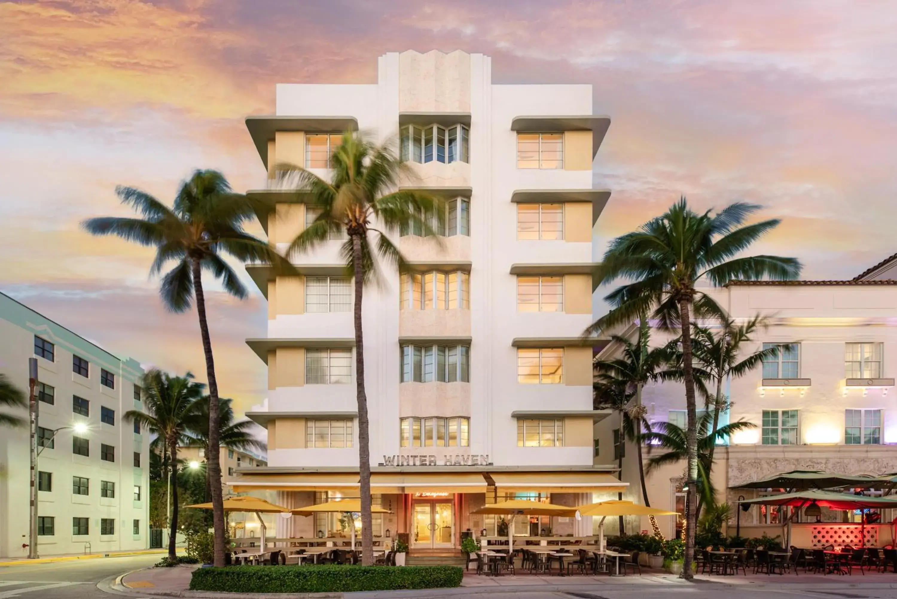 Property building in Eurostars Winter Haven Miami Beach Property building in Eurostars Winter Haven Miami Beach