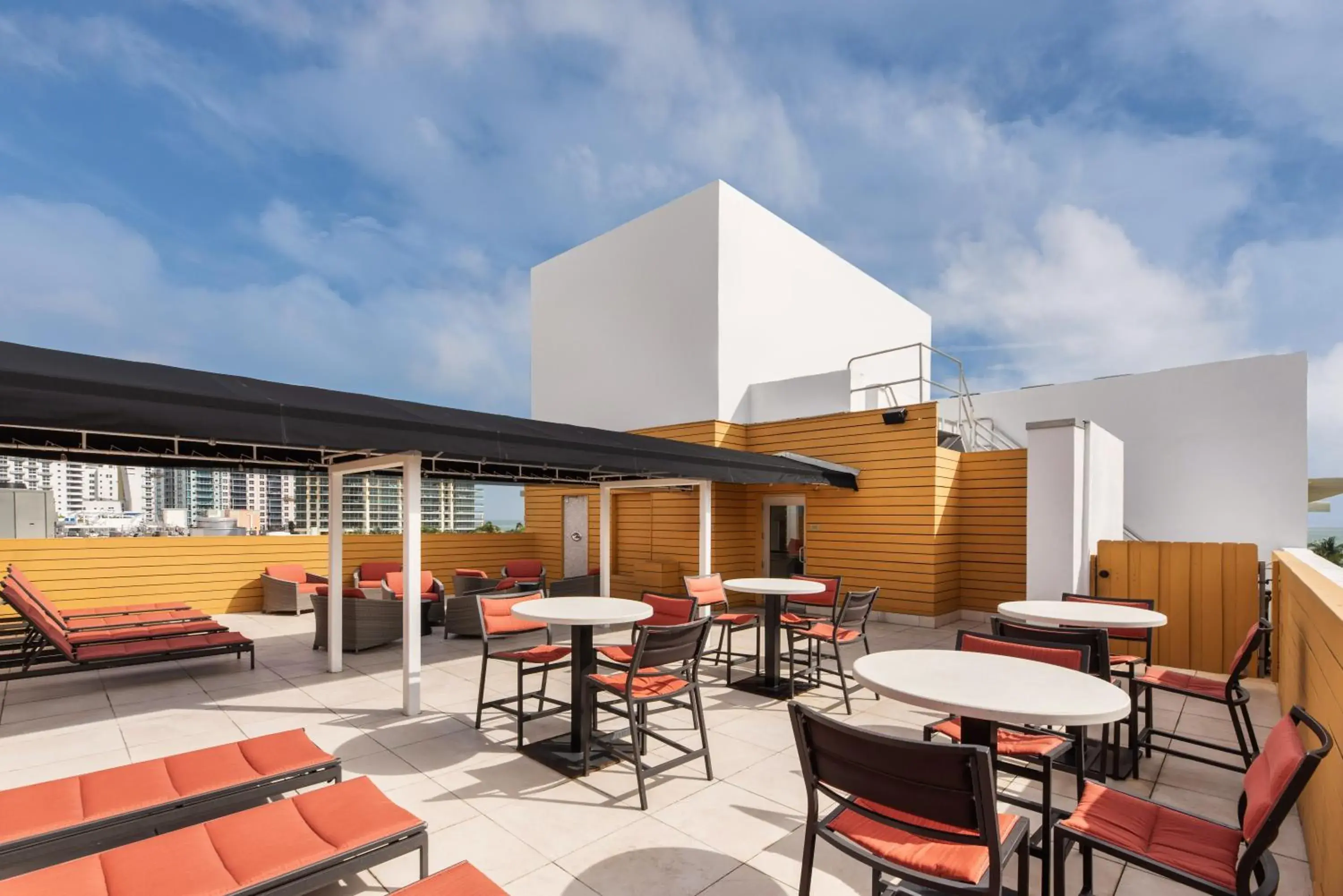 Property building in Eurostars Winter Haven Miami Beach Property building in Eurostars Winter Haven Miami Beach