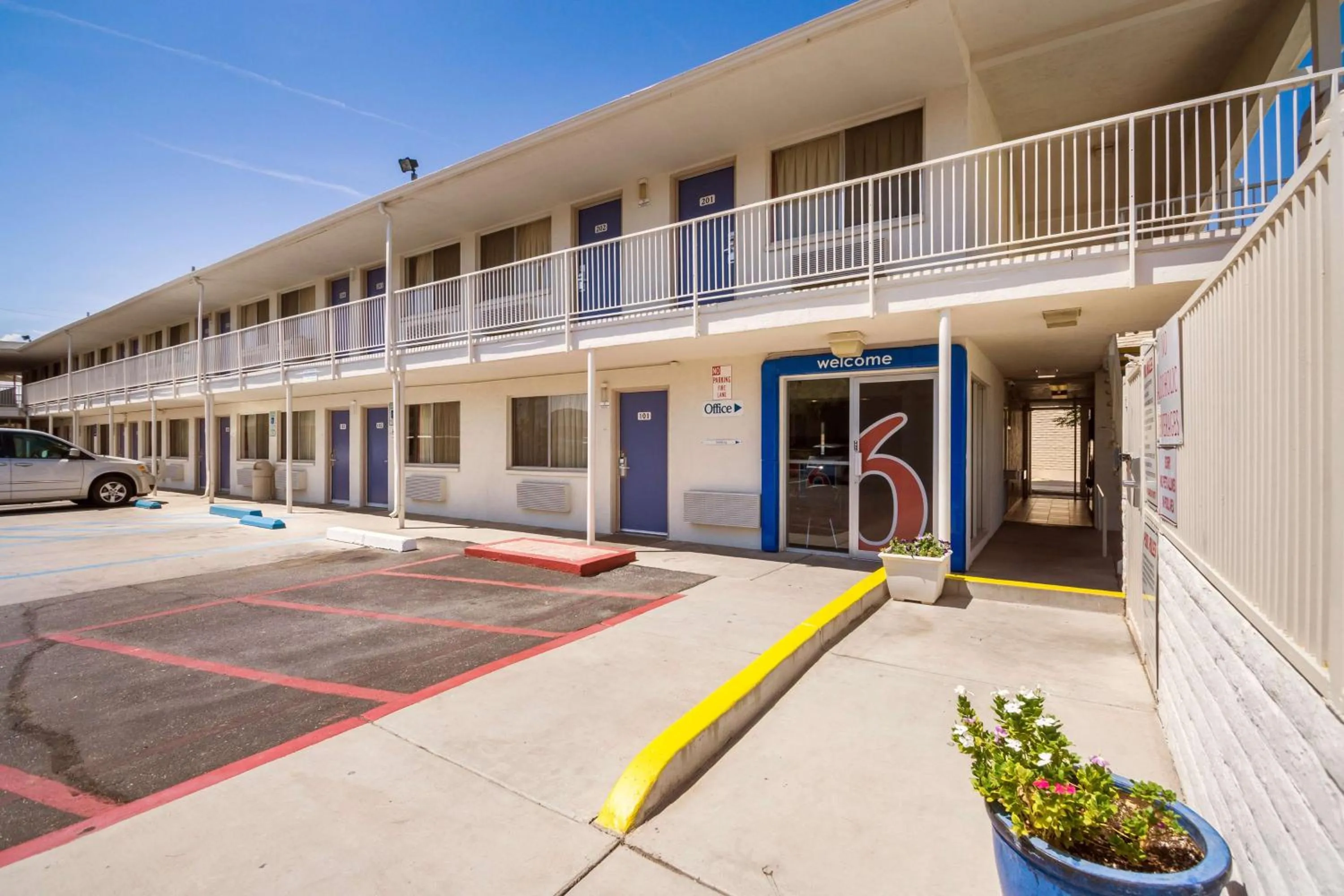 Property building in Motel 6-Youngtown, AZ - Phoenix - Sun City
