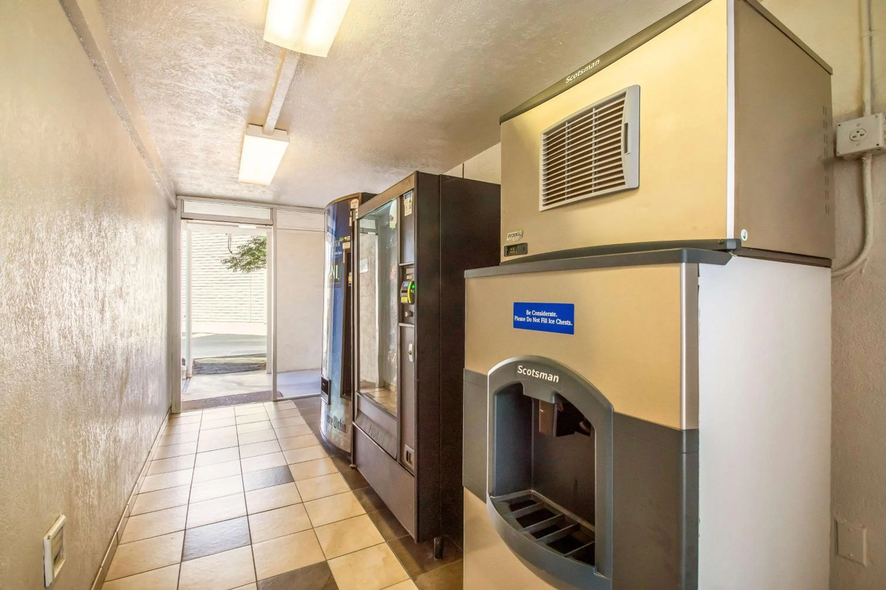 Property building in Motel 6-Youngtown, AZ - Phoenix - Sun City