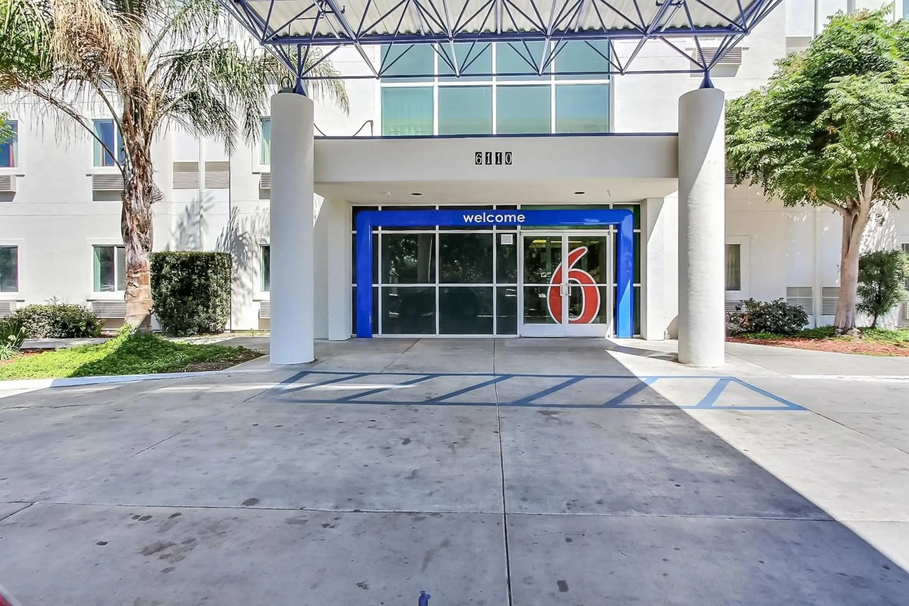 Facade/entrance in Motel 6-Gilroy, CA Facade/entrance in Motel 6-Gilroy, CA