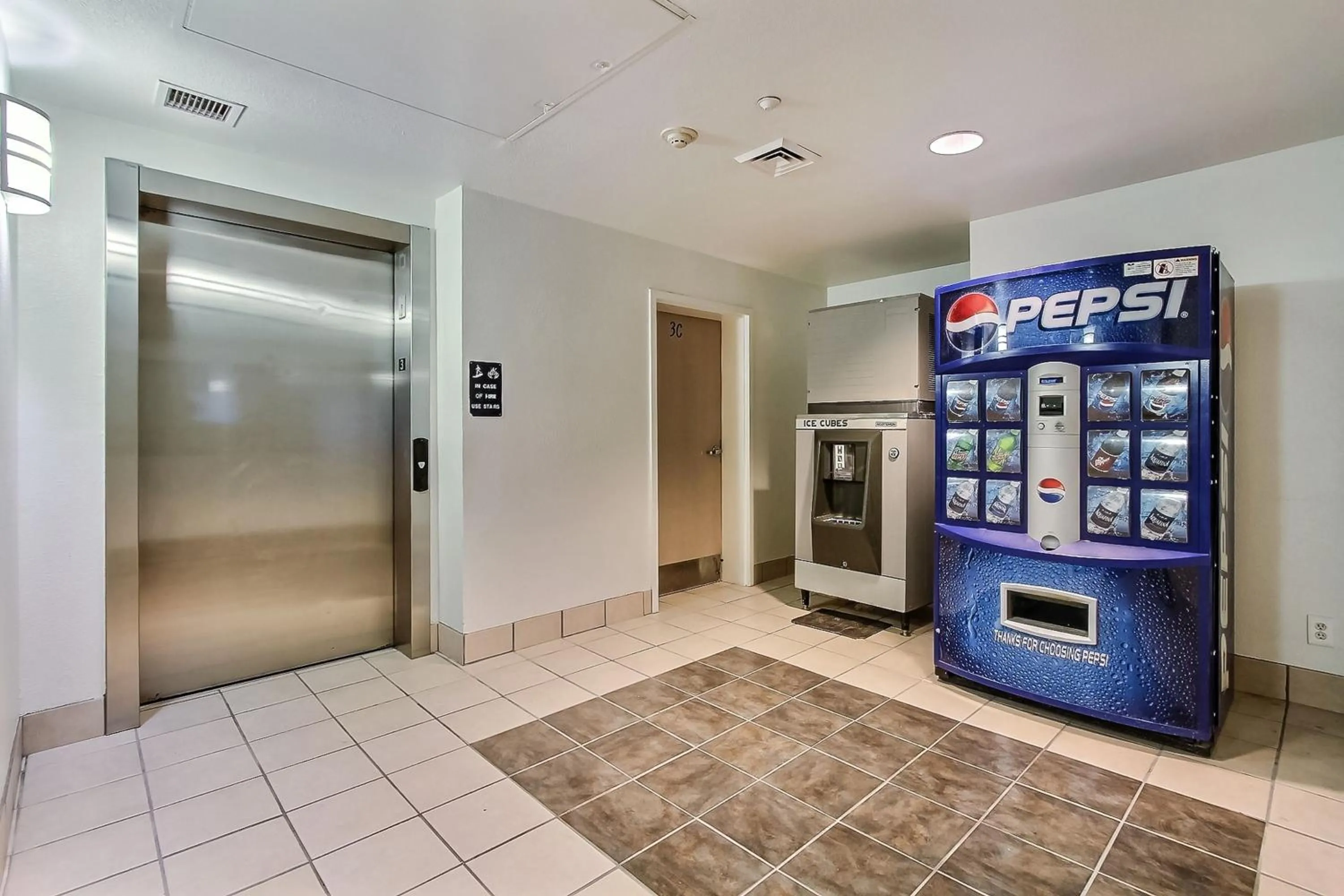 Restaurant/places to eat in Motel 6-Gilroy, CA