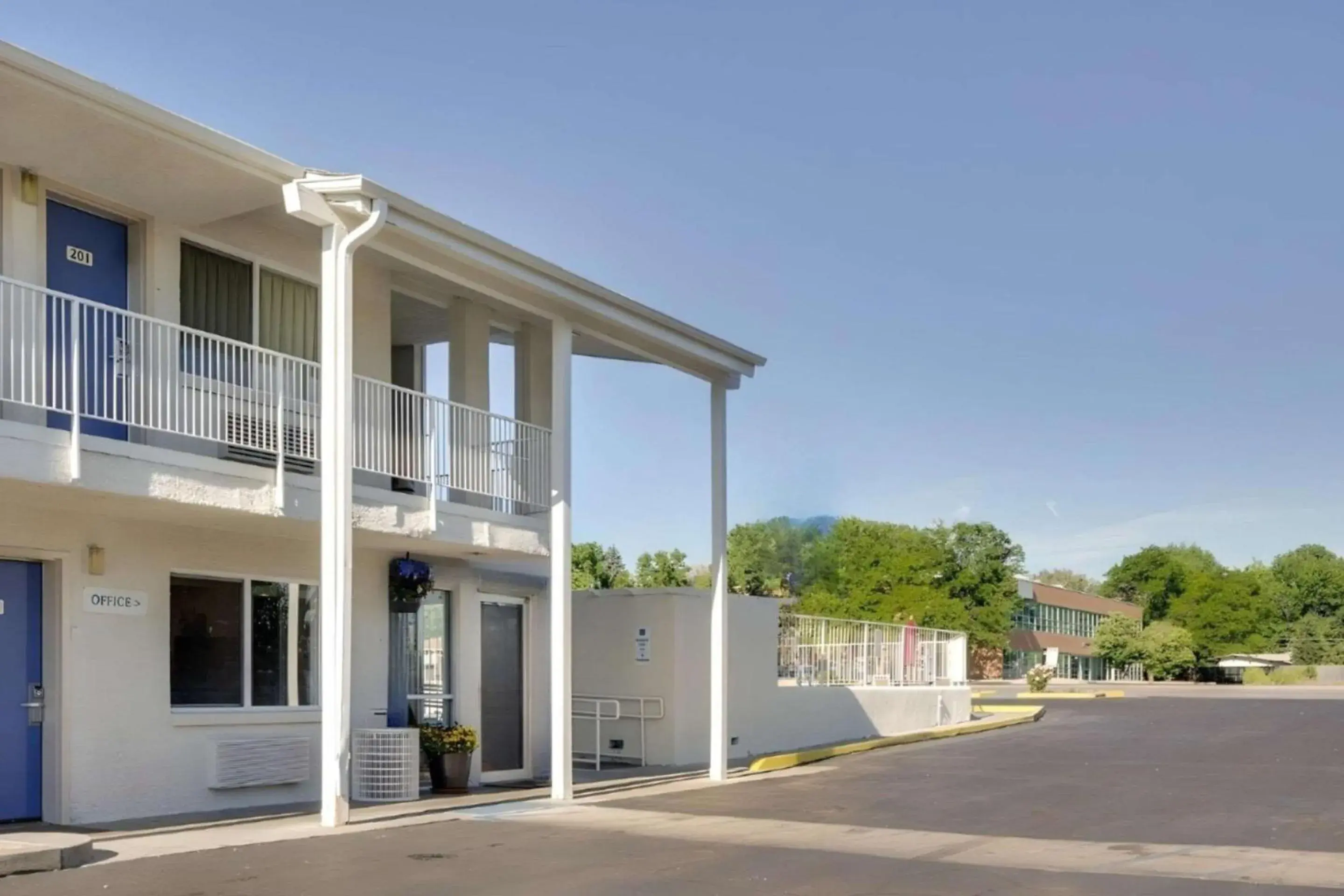 Property building in Park Inn by Radisson, Lakewood Property building in Park Inn by Radisson, Lakewood