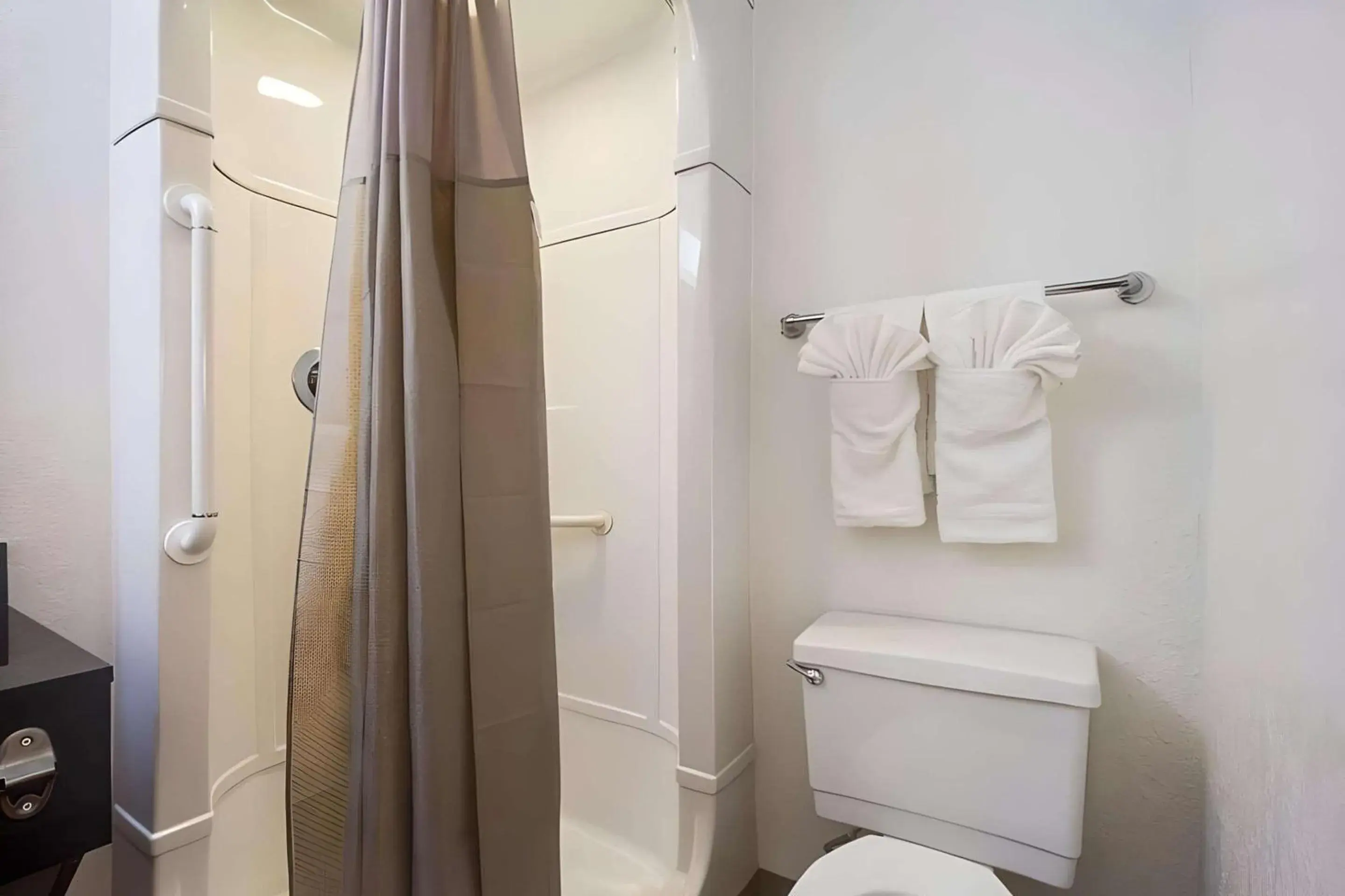 Bedroom in Motel 6-Lakewood, CO - Denver Bedroom in Motel 6-Lakewood, CO - Denver