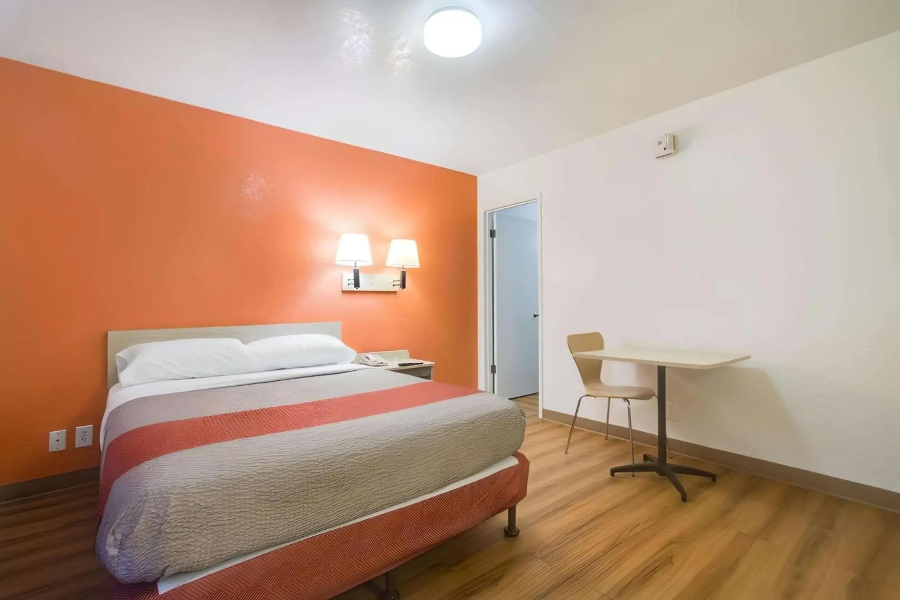 Bedroom, Bed in Park Inn by Radisson, Lakewood Bedroom, Bed in Park Inn by Radisson, Lakewood