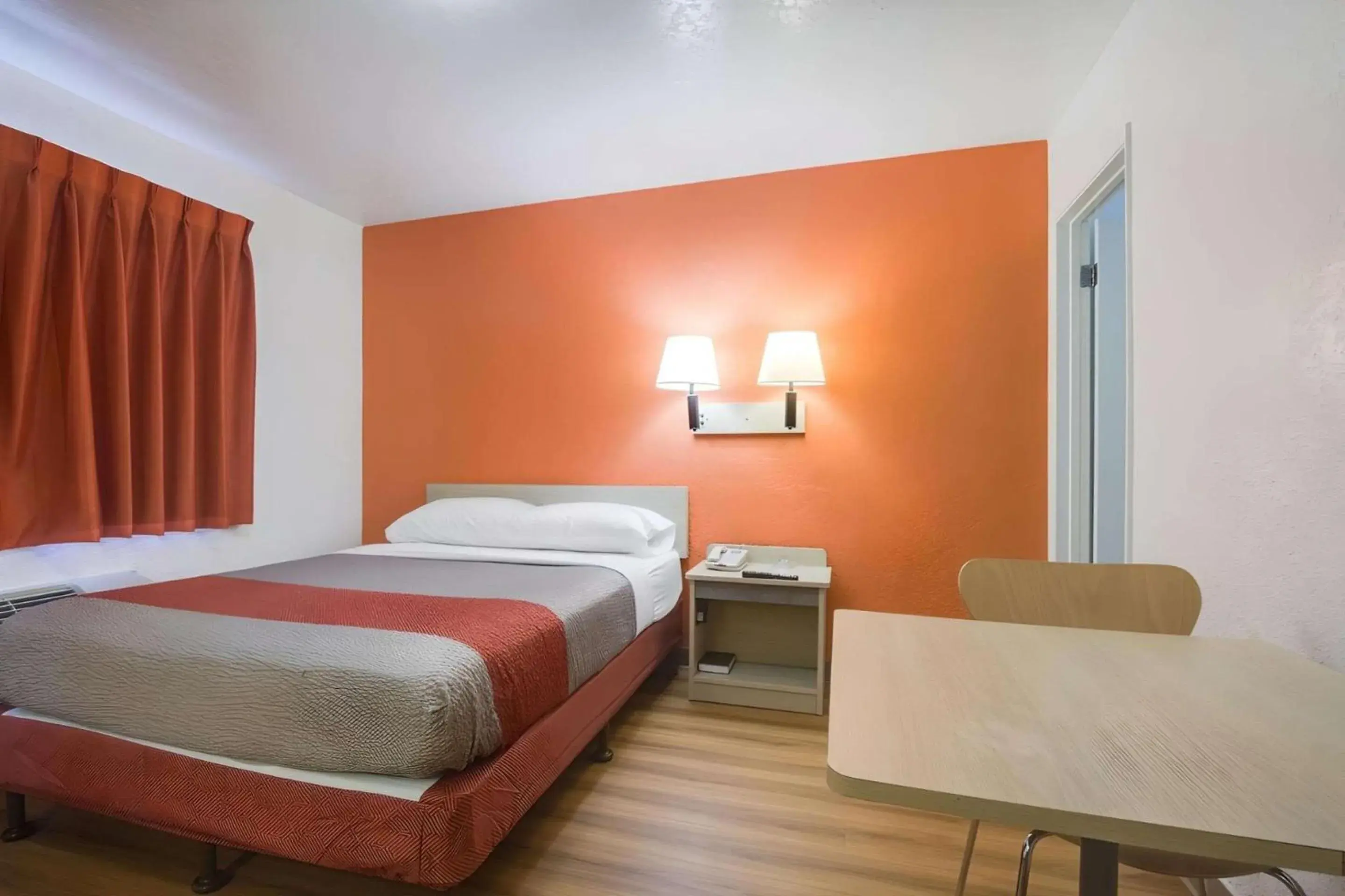 Bedroom, Bed in Park Inn by Radisson, Lakewood Bedroom, Bed in Park Inn by Radisson, Lakewood