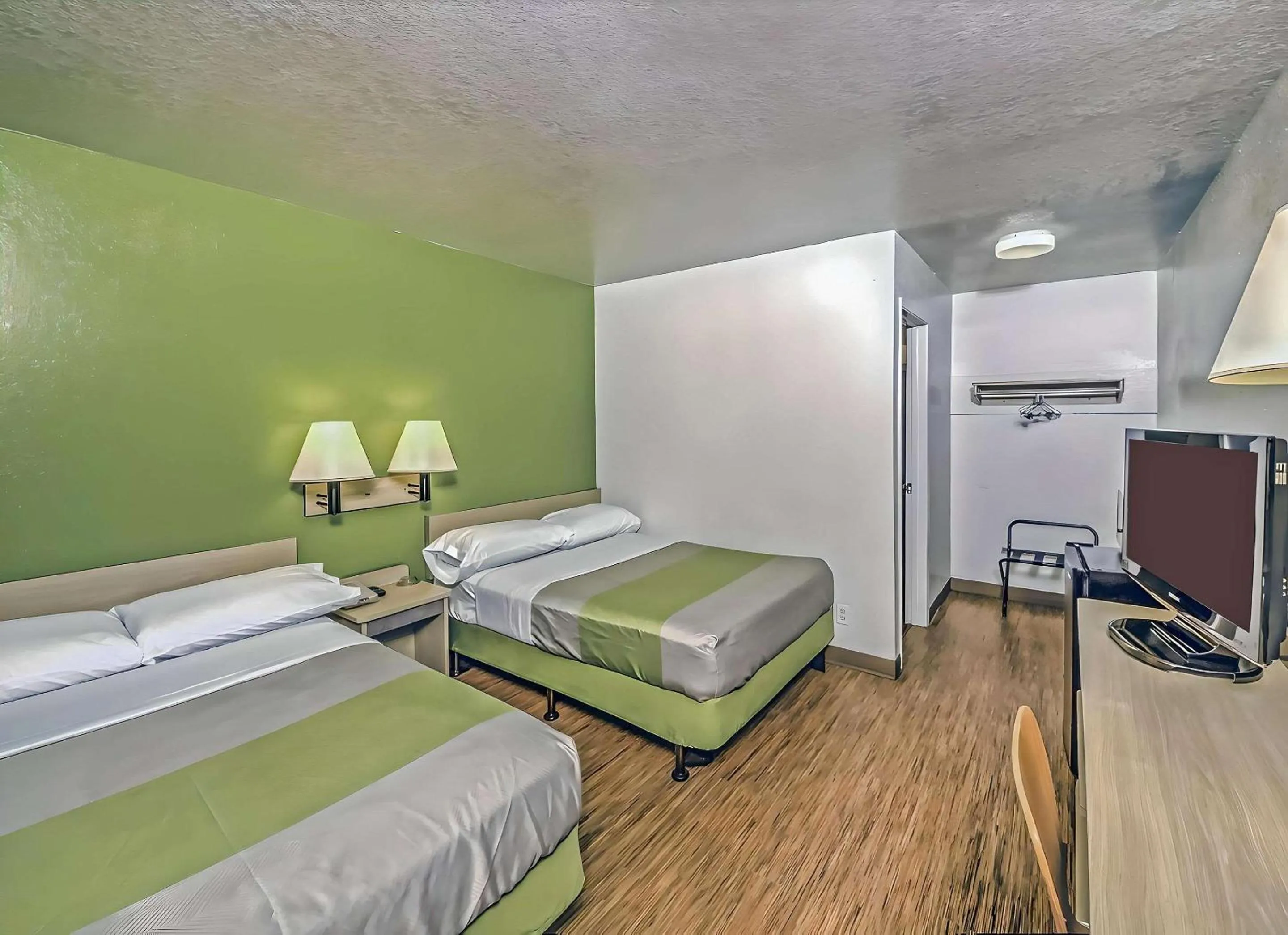 Bedroom, Bed in Motel 6 Colorado Springs, CO – South/Metro Area