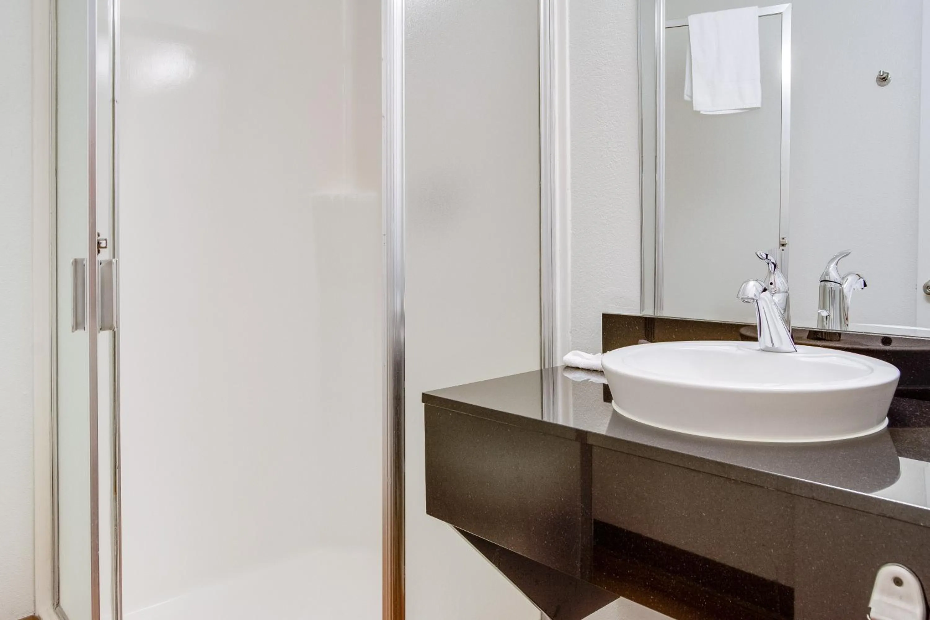 Shower in Motel 6-Kelso, WA - Mt. St. Helens