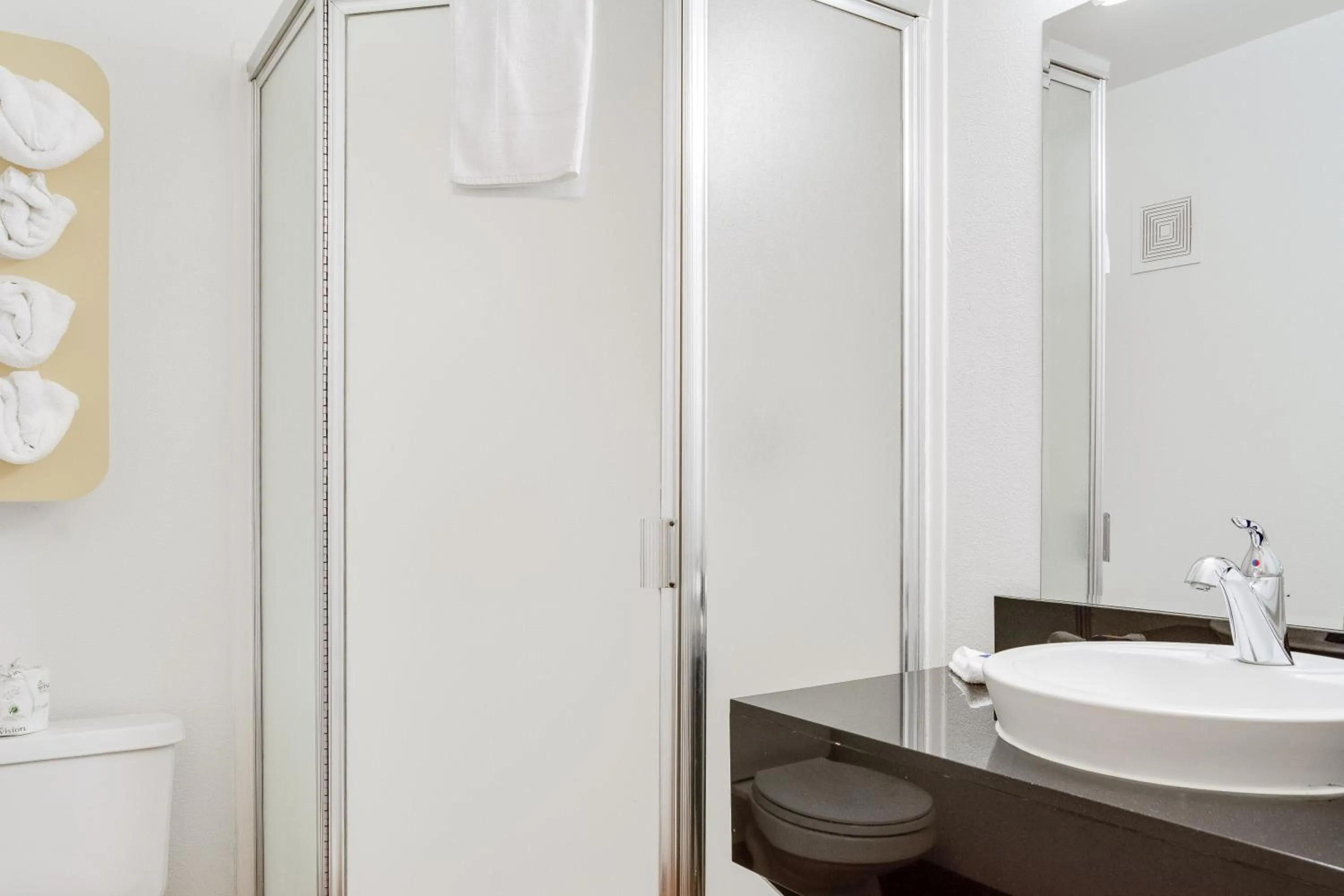 Bathroom in Motel 6-Kelso, WA - Mt. St. Helens