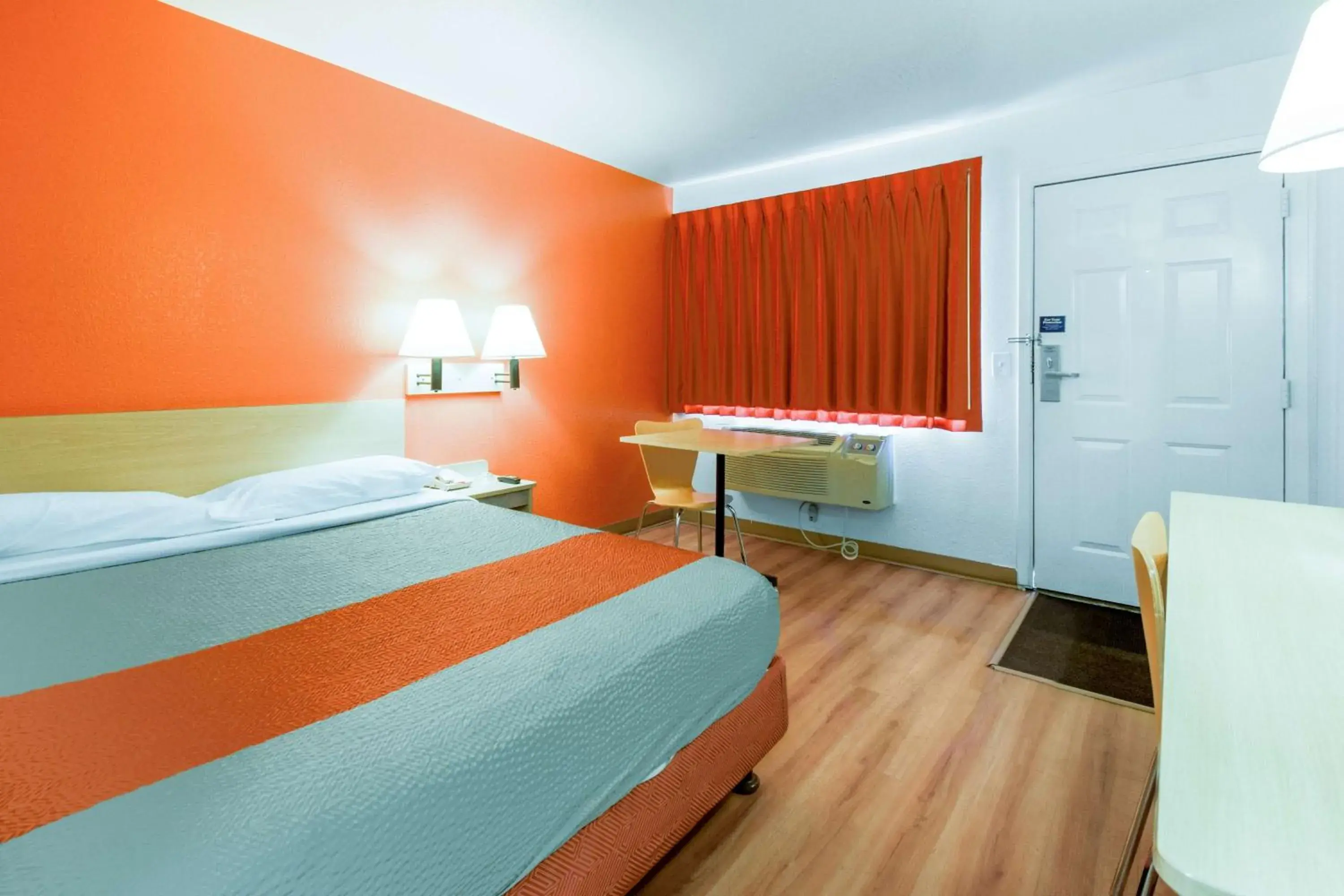 Photo of the whole room, Bed in Motel 6-Kelso, WA - Mt. St. Helens Photo of the whole room, Bed in Motel 6-Kelso, WA - Mt. St. Helens