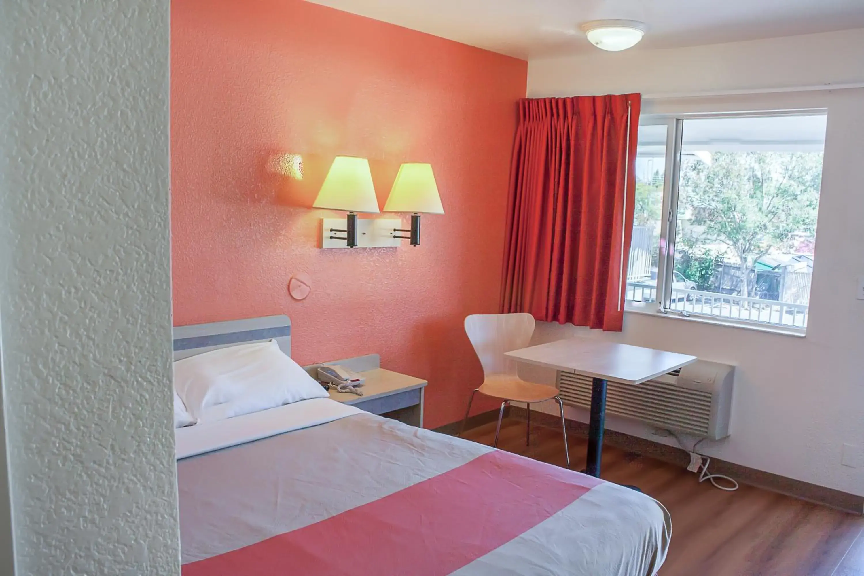 Bedroom, Bed in Motel 6-Ukiah, CA Bedroom, Bed in Motel 6-Ukiah, CA