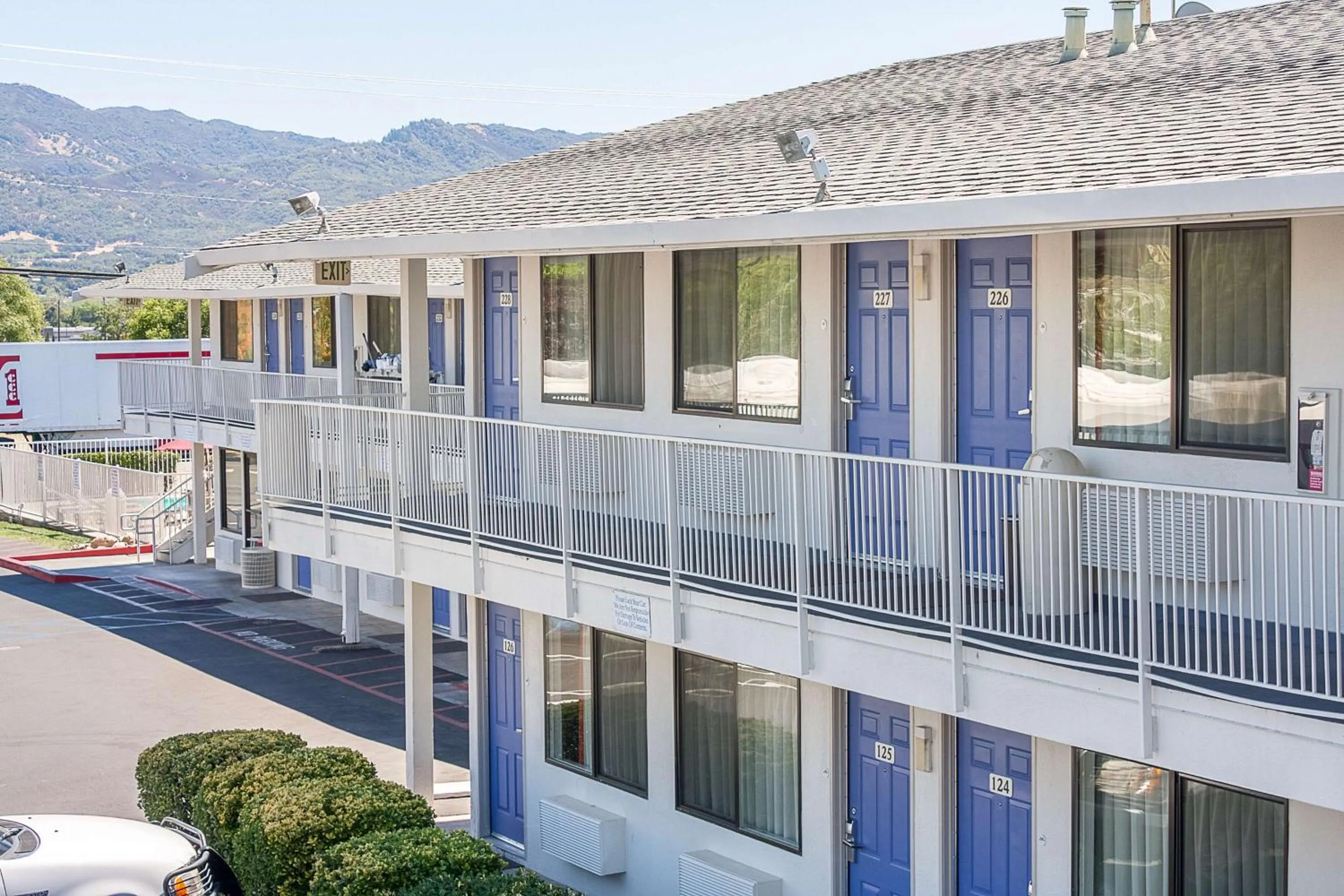 Property building in Motel 6-Ukiah, CA
