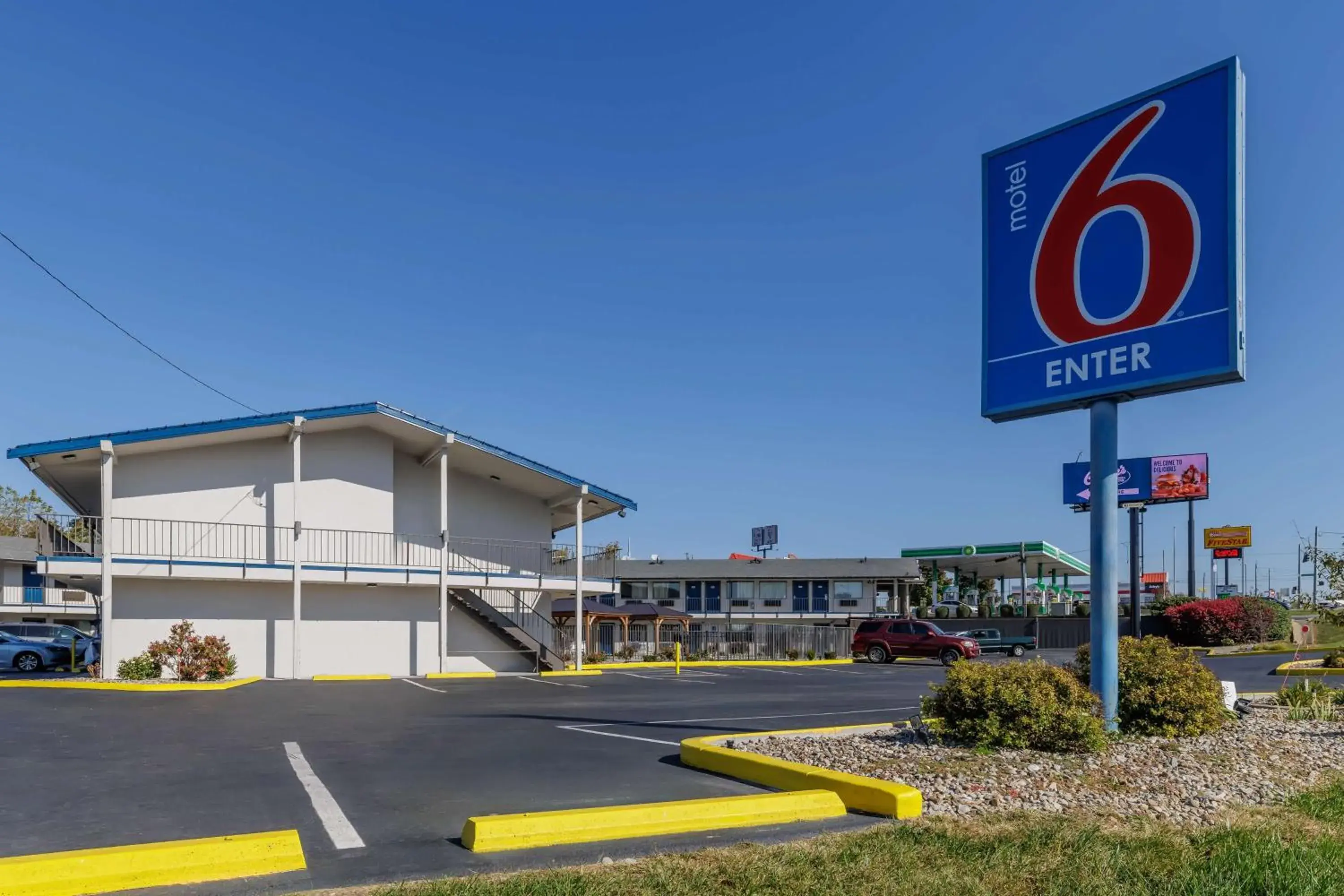 Property building in Motel 6 Elizabethtown Property building in Motel 6 Elizabethtown