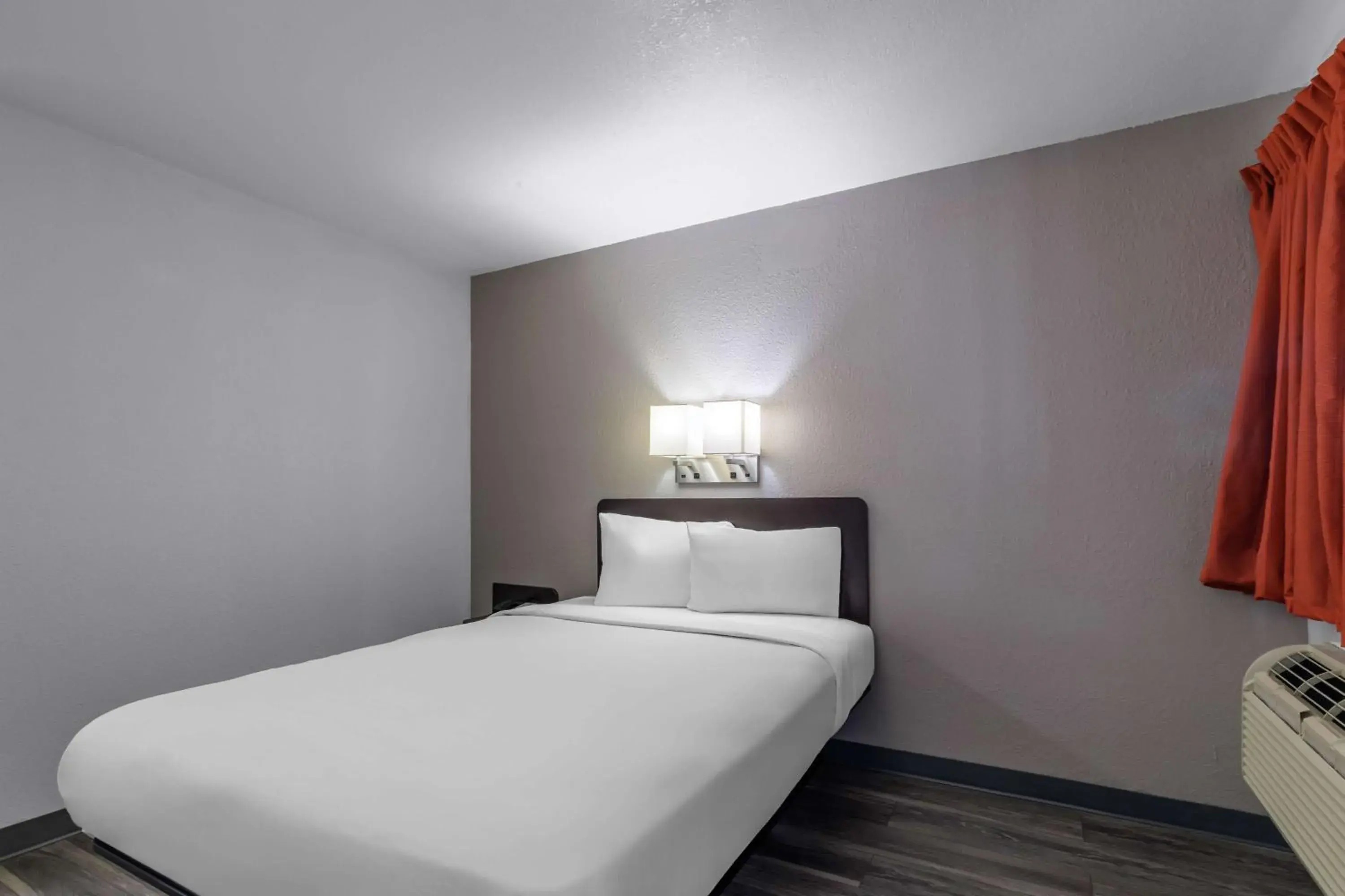 Bedroom, Bed in Motel 6 Elizabethtown Bedroom, Bed in Motel 6 Elizabethtown